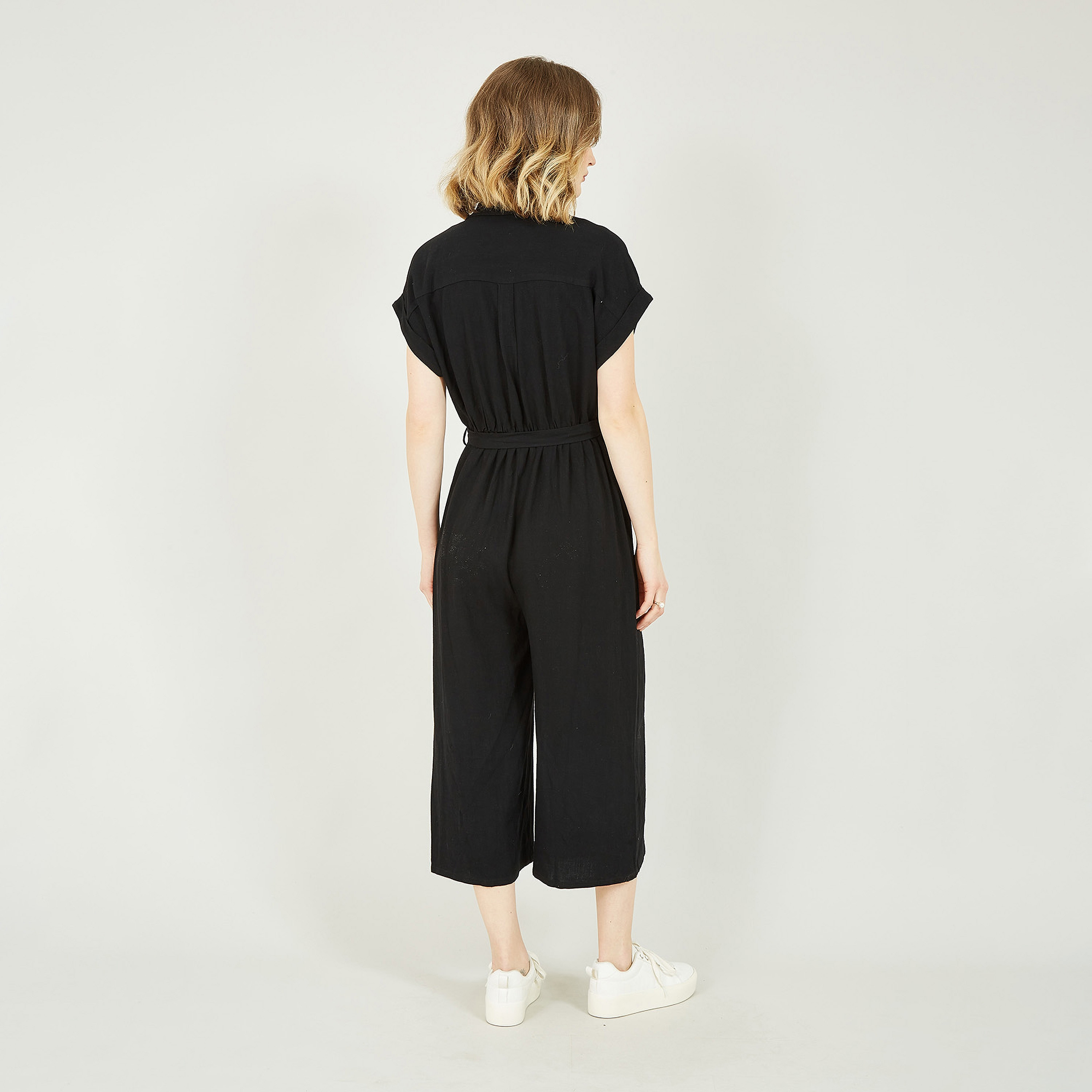 جمبسوت أسود من الكتان للنساء برباط أمامي من يامي-women-clothing-jumpsuits-image-2