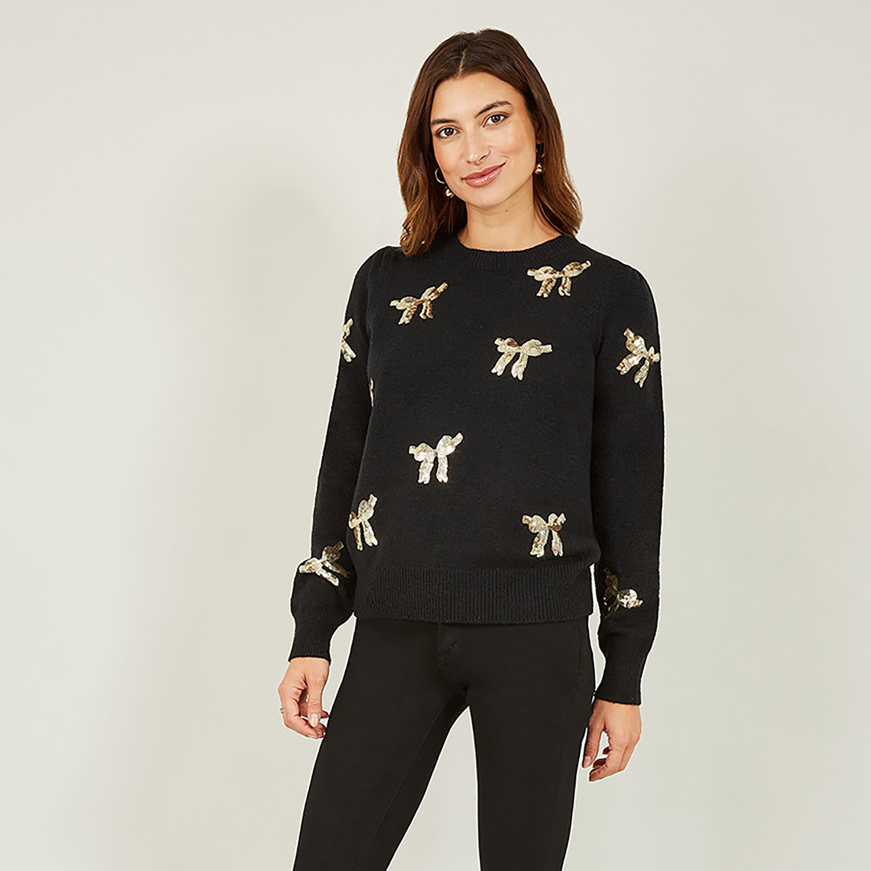 جامبر نسائي محبوك مزين بالترتر بالكامل باللون الأسود من يامي-women-winterwear-cardigansandjumpers-jumpers-image-1