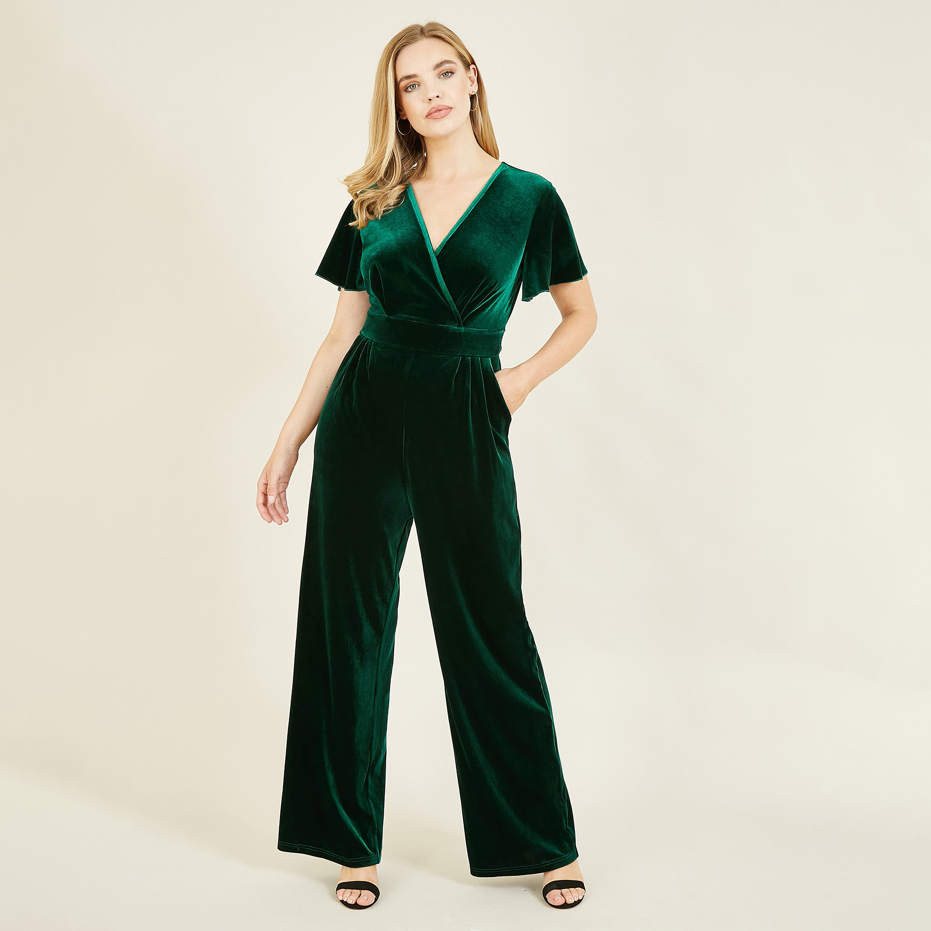 جمبسوت نسائي مسائي باللون الأخضر بأكمام ملائكية من يامي-women-clothing-jumpsuits-image-1