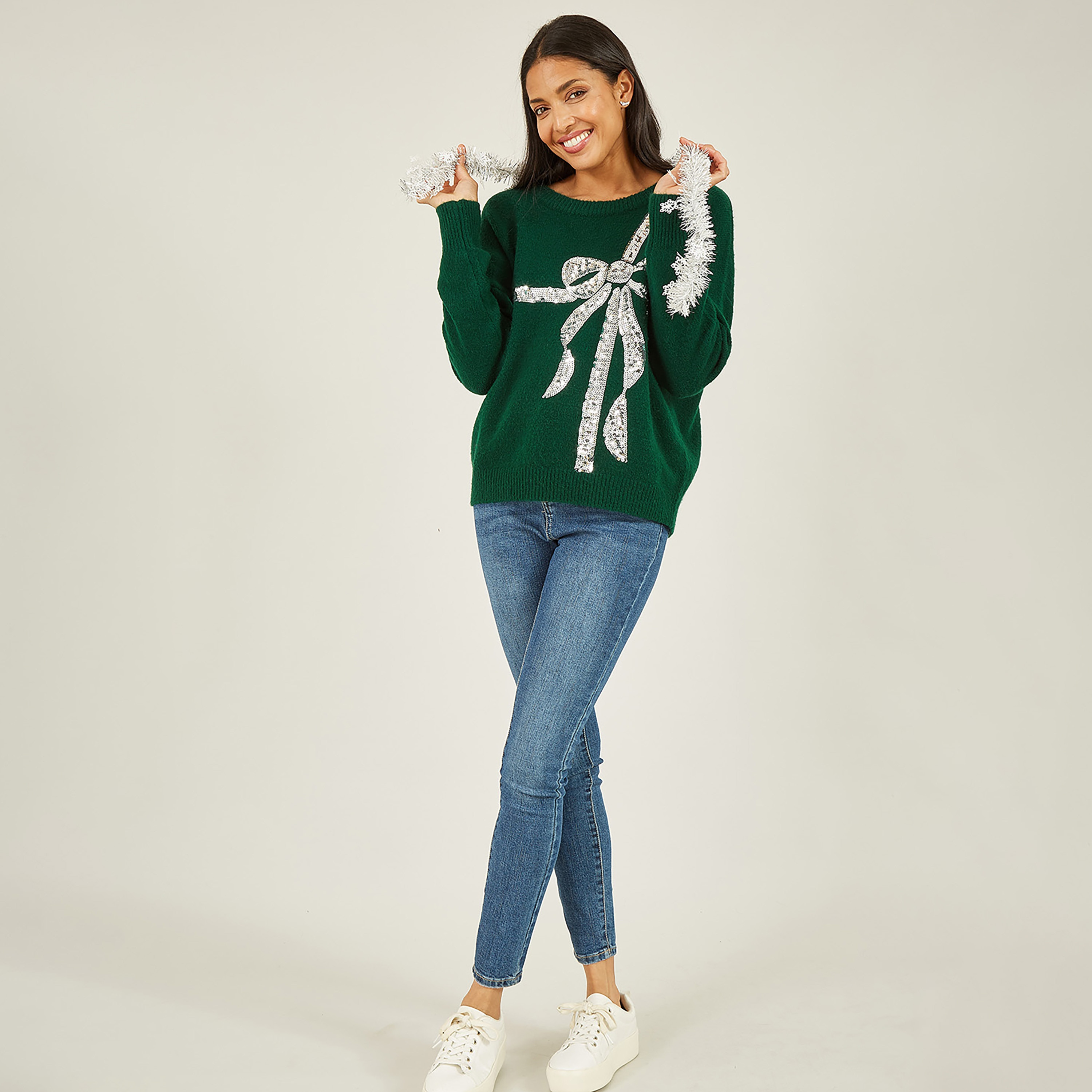 جامبر نسائي محبوك باللون الأخضر مع فيونكة من الترتر من يامي-women-winterwear-cardigansandjumpers-jumpers-image-4