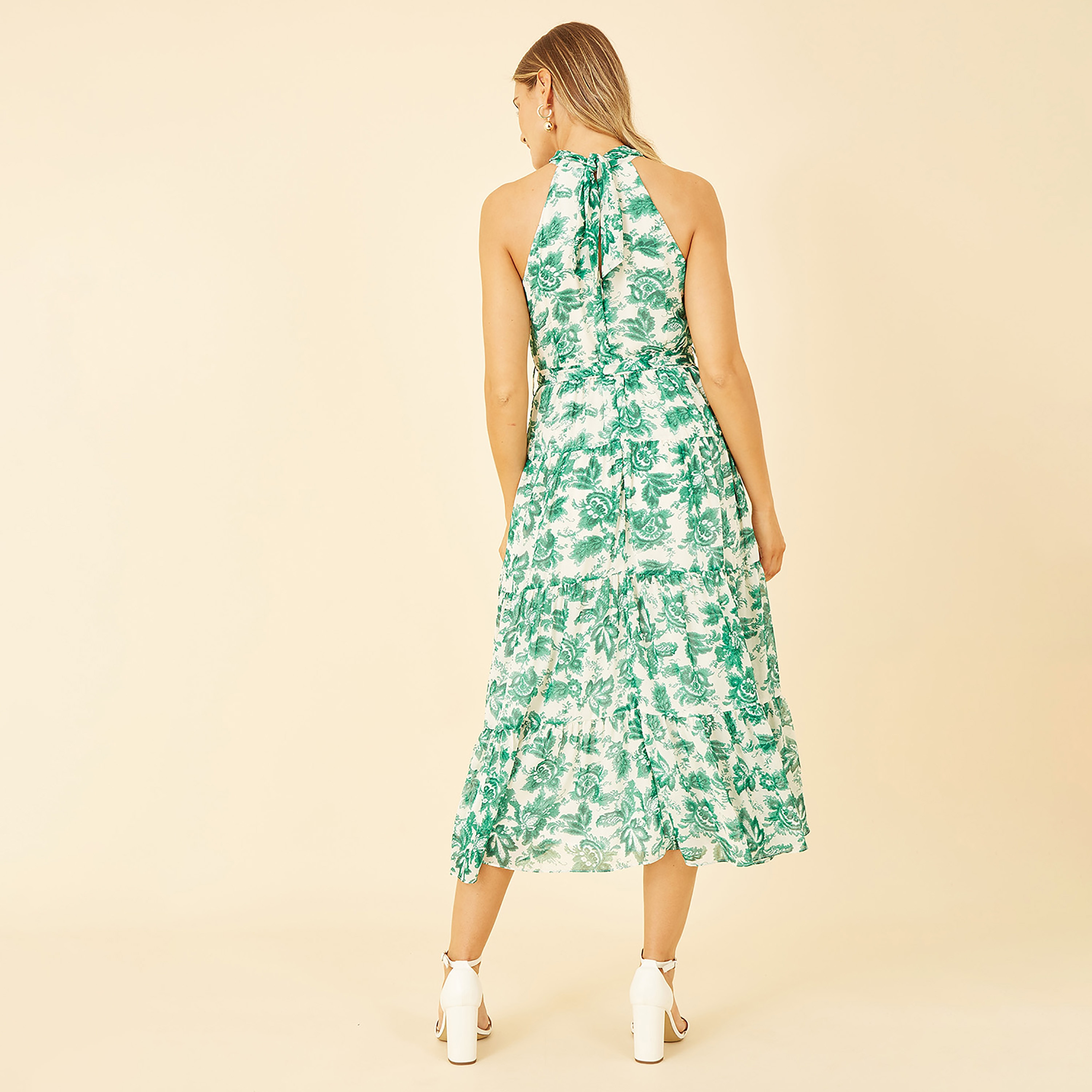 فستان متوسط الطول بفتحة رقبة هالتر وطبعات أوراق الشجر للنساء من يامي-women-clothing-dresses-image-2