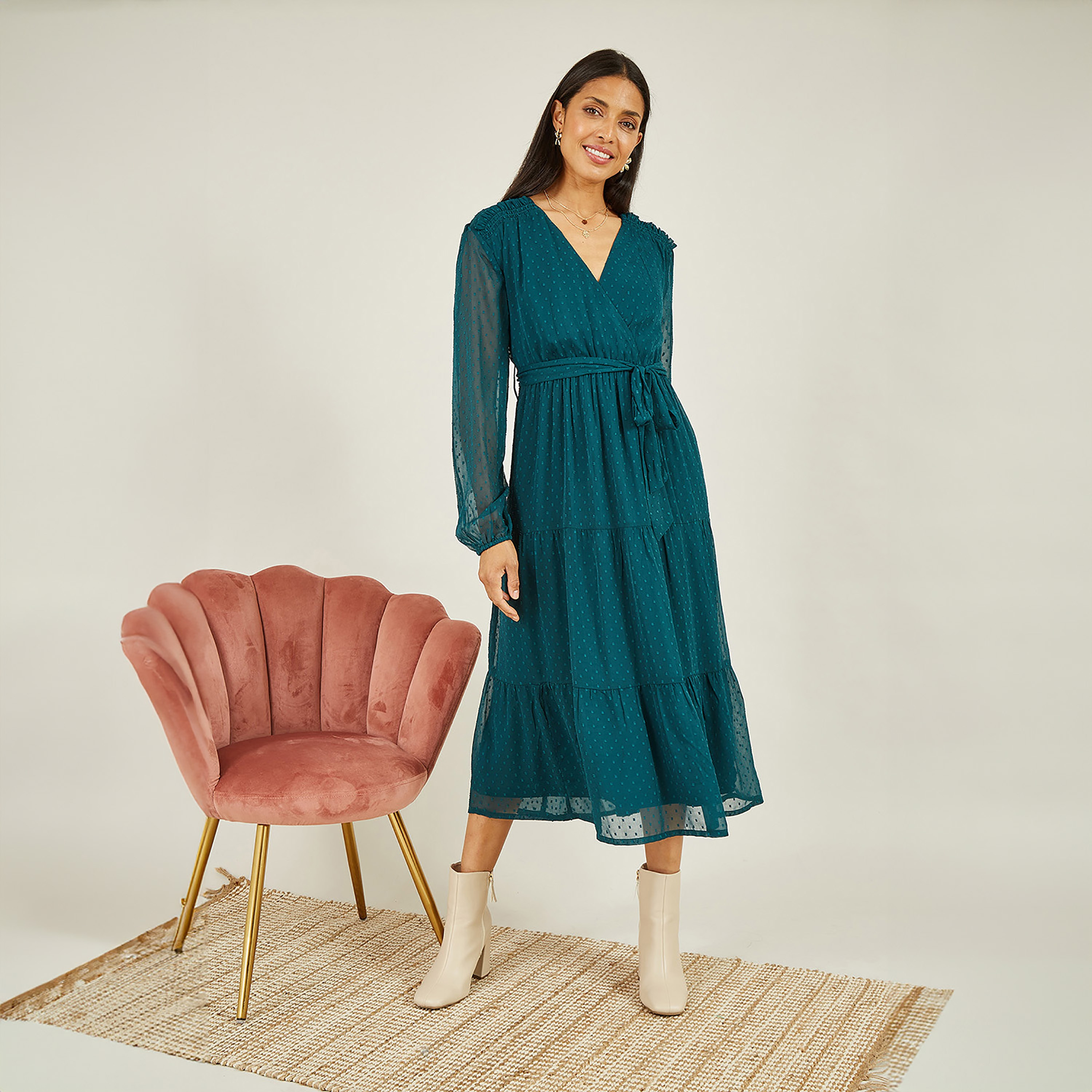 فستان أخضر معاد تدويره بأكمام طويلة للنساء من قماش دوبي سبوت من يامي-women-clothing-dresses-image-1