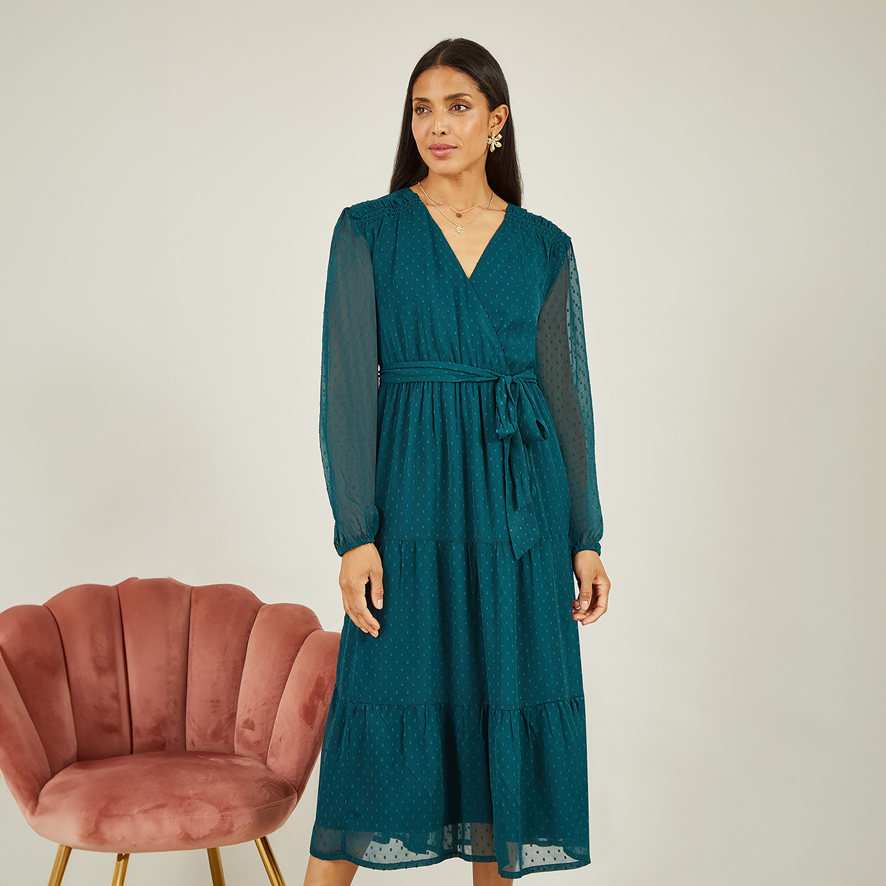 فستان أخضر معاد تدويره بأكمام طويلة للنساء من قماش دوبي سبوت من يامي-women-clothing-dresses-image-4