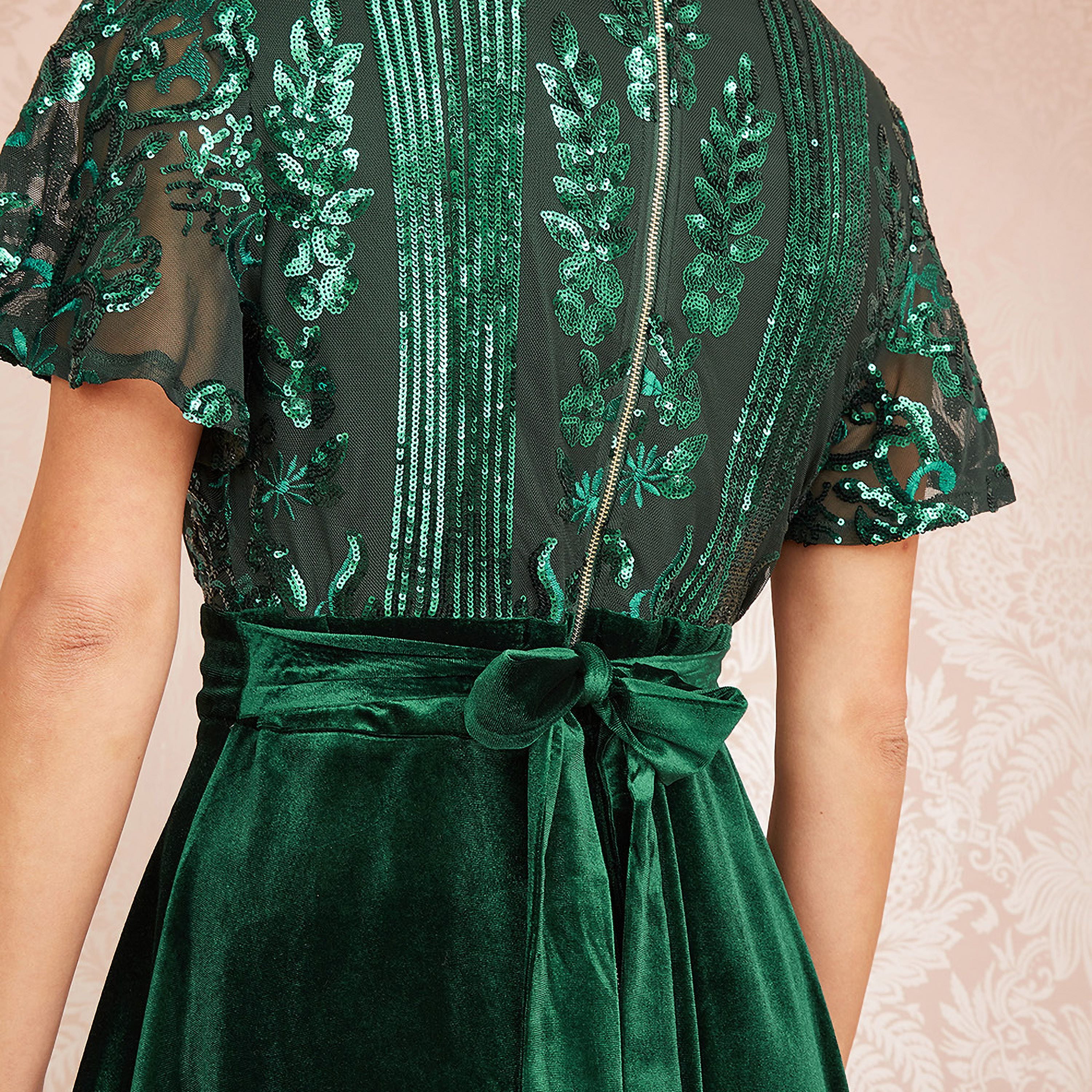فستان متوسط الطول مزين بالمخمل بتصميم ملفوف للنساء للسهرات من يامي-women-clothing-dresses-image-3