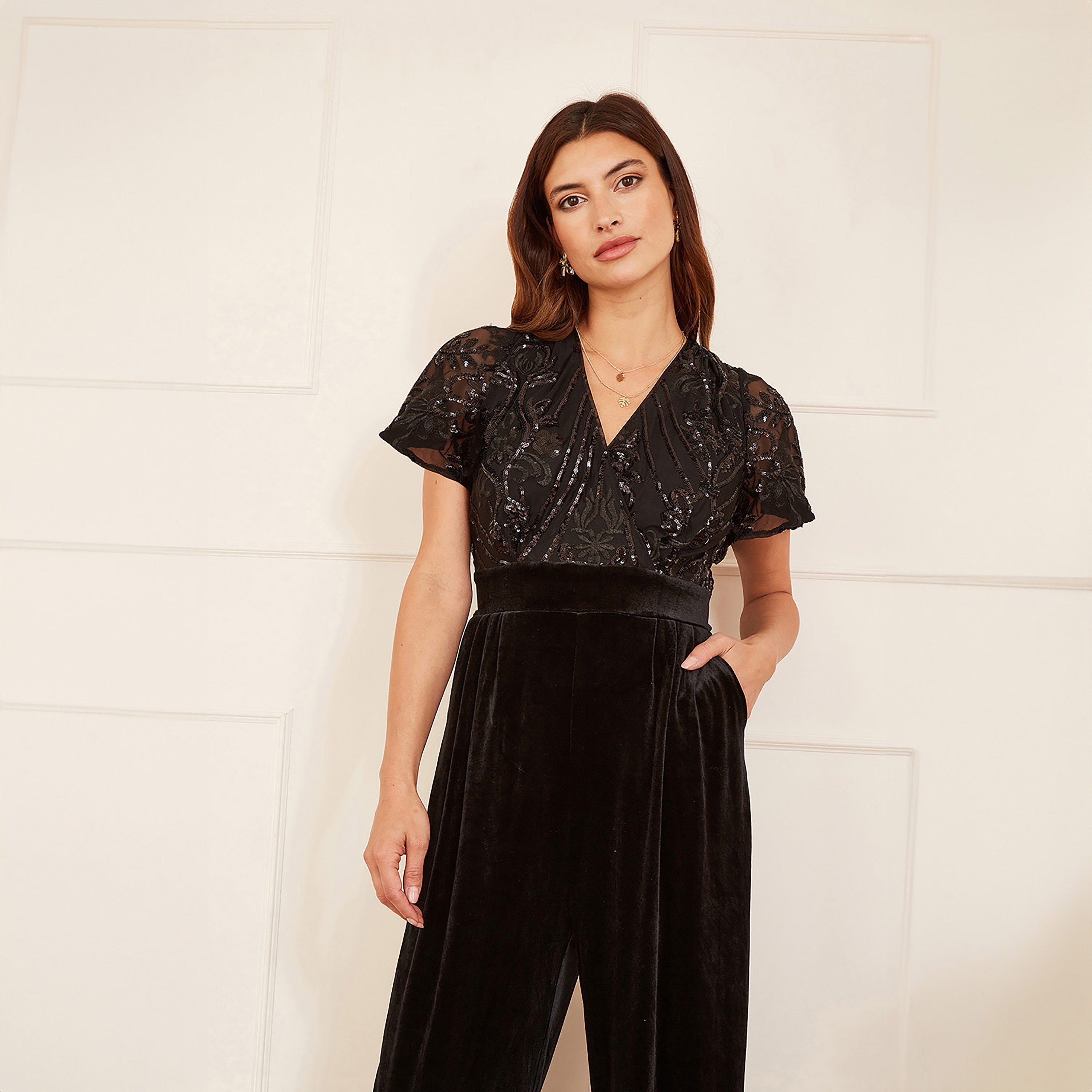 جمبسوت نسائي مسائي مخملي مزين بالترتر بأكمام ملائكية من يامي-women-clothing-jumpsuits-image-7