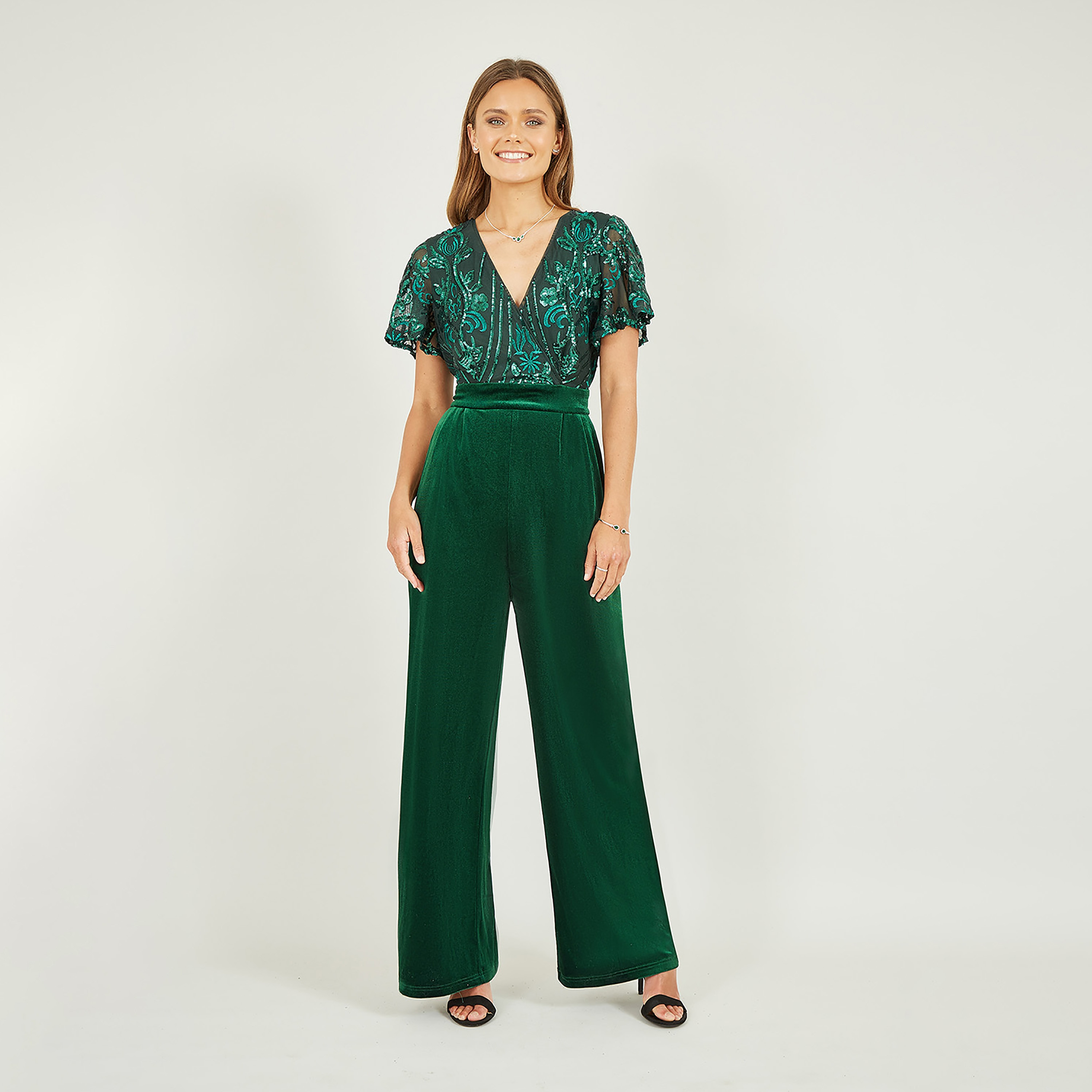 جمبسوت نسائي مسائي مخملي مزين بالترتر بأكمام ملائكية من يامي-women-clothing-jumpsuits-image-1