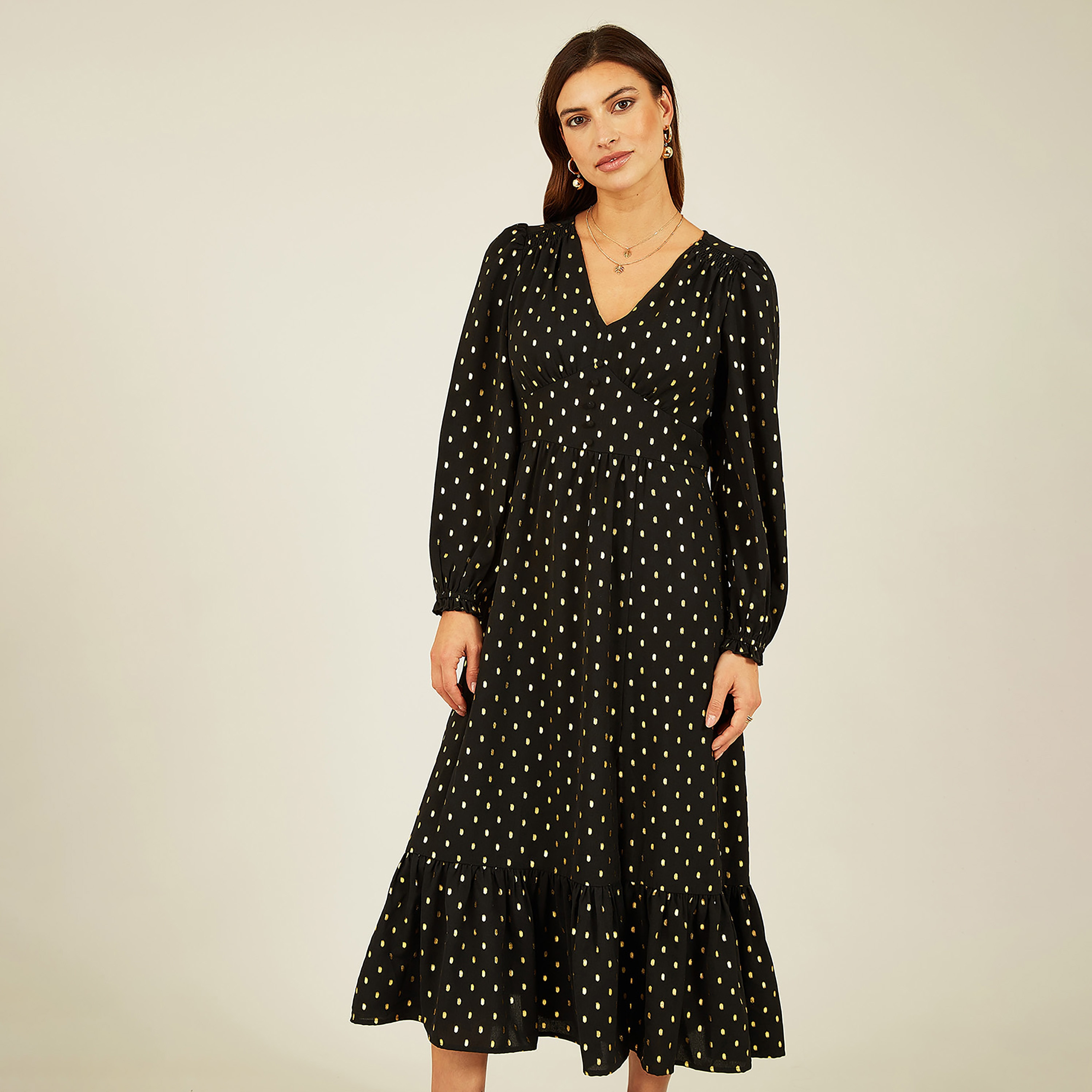 فستان ميدي نسائي بأكمام طويلة وطبعة رقائق معدنية باللون الأسود وفتحة في المساء من يامي-women-clothing-dresses-image-3