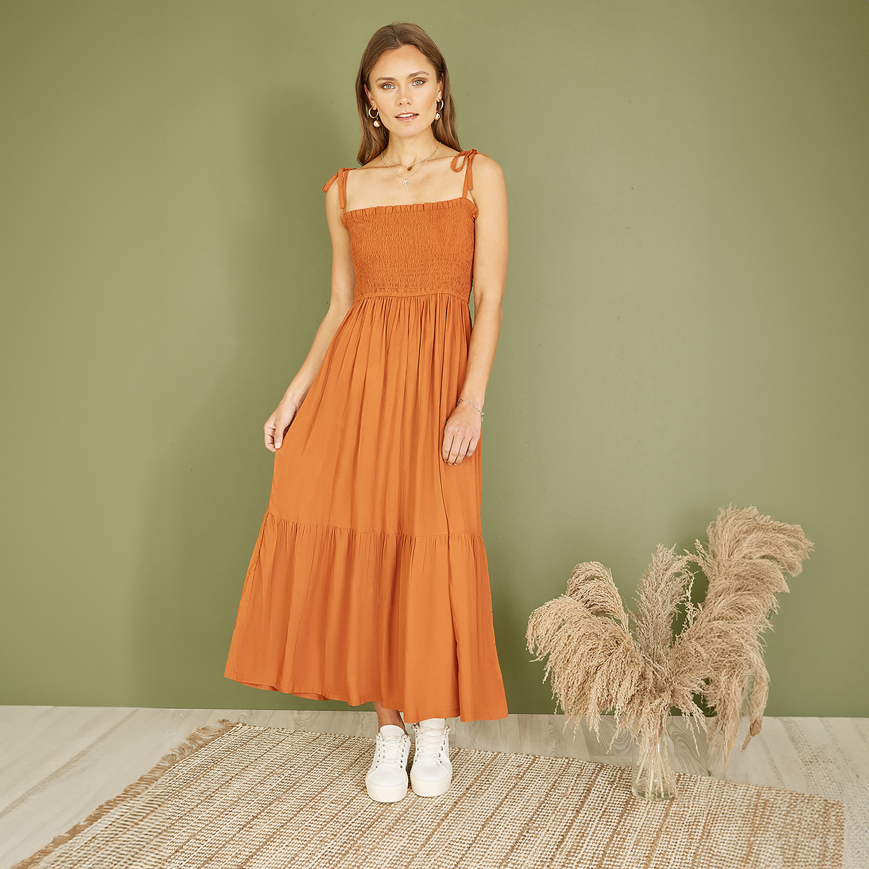 فستان ماكسي نسائي برتقالي بتفاصيل مطرزة وطبقات من الشمس من يامي-women-clothing-dresses-image-1