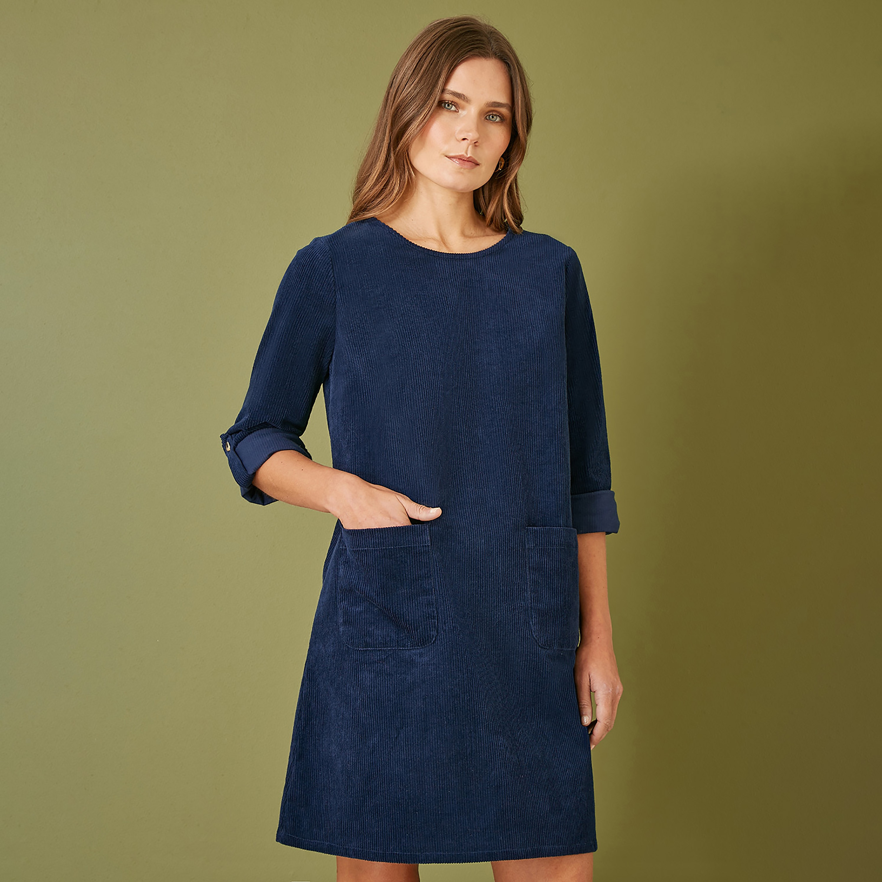 فستان تونيك كورد أزرق داكن نسائي بطول الركبة بأكمام 3/4 وجيوب من يامي-women-clothing-dresses-image-3