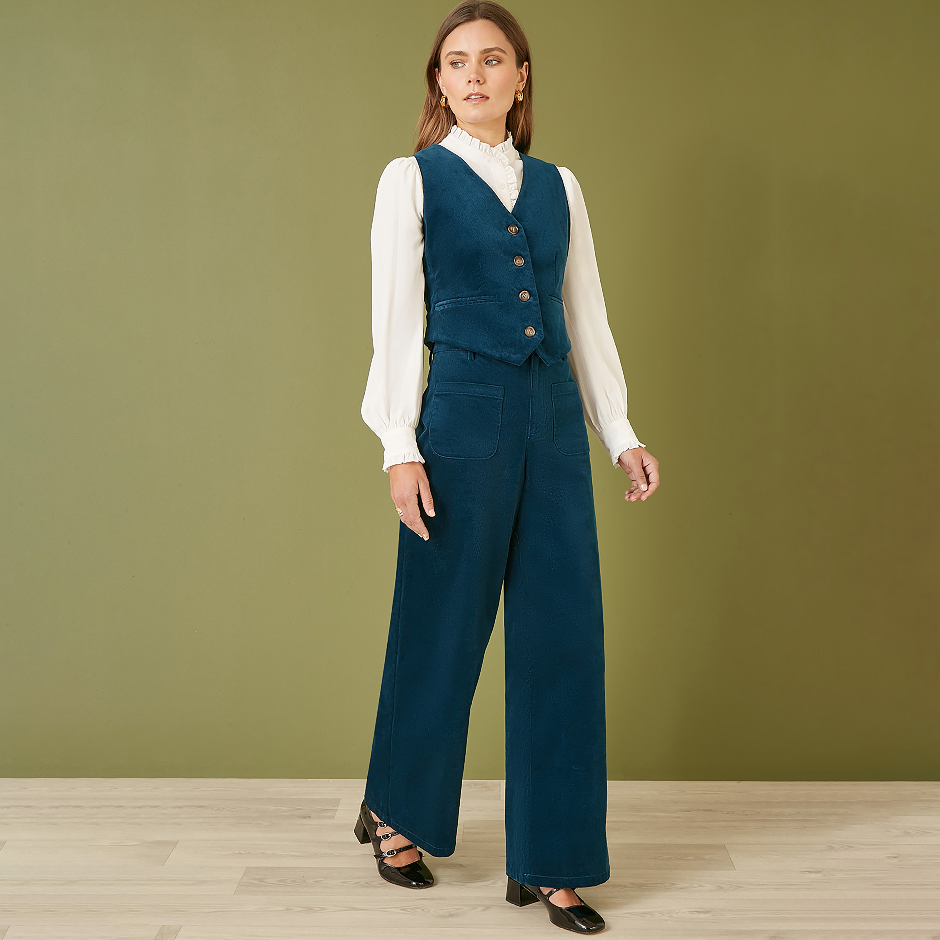 معطف نسائي فيلفيت كورد باللون الأزرق المخضر من يامي-women-clothing-coatsandjackets-waistcoats-image-2