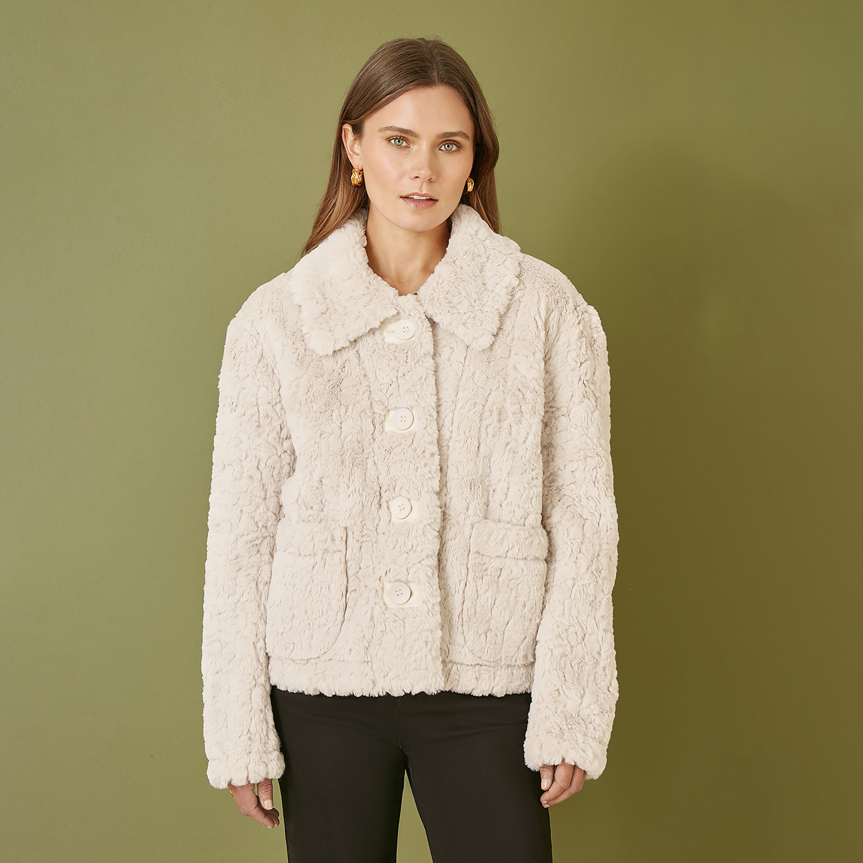 سترة نسائية من الفرو الصناعي المزخرف لوكسي مع جيوب من يامي-women-winterwear-coatsandjackets-jackets-image-5