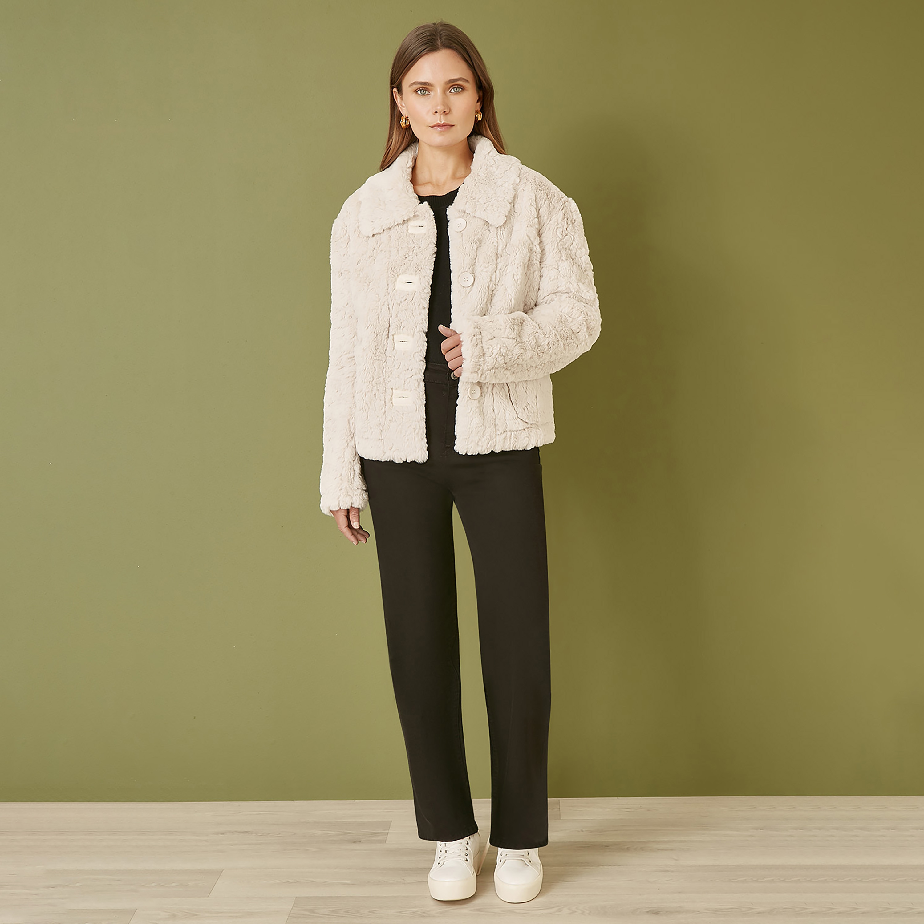 سترة نسائية من الفرو الصناعي المزخرف لوكسي مع جيوب من يامي-women-winterwear-coatsandjackets-jackets-image-7