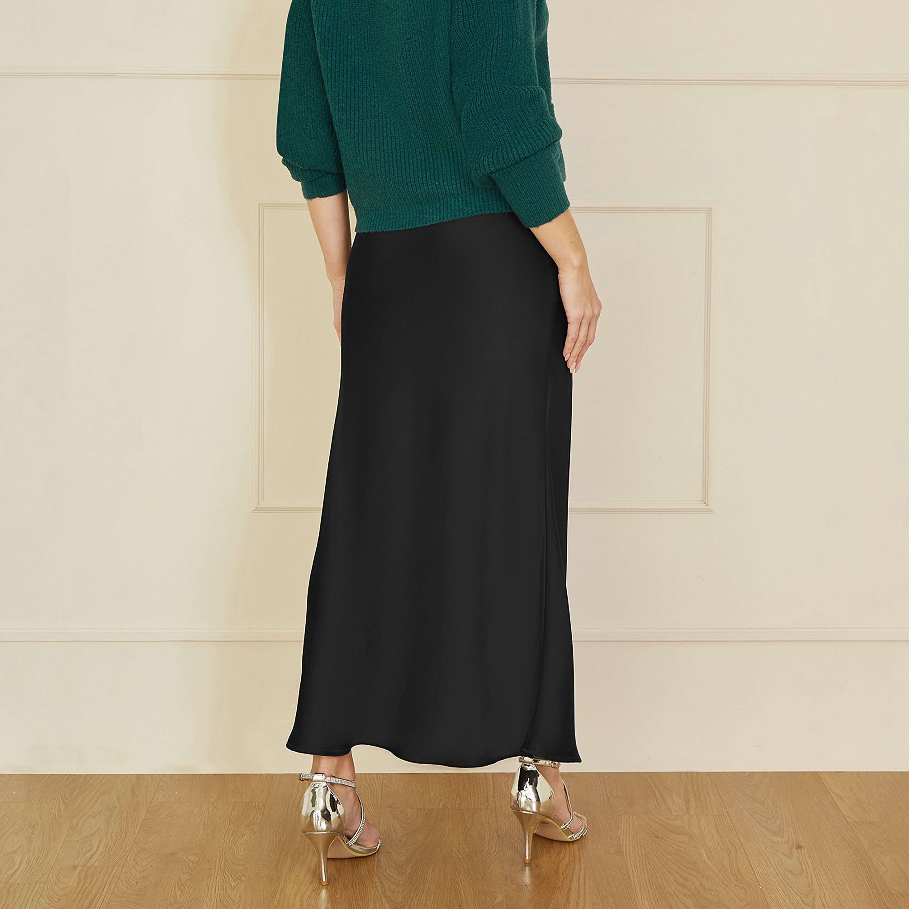 تنورة متوسطة الطول من الساتان الأسود للنساء من يامي-women-clothing-bottoms-skirts-image-3