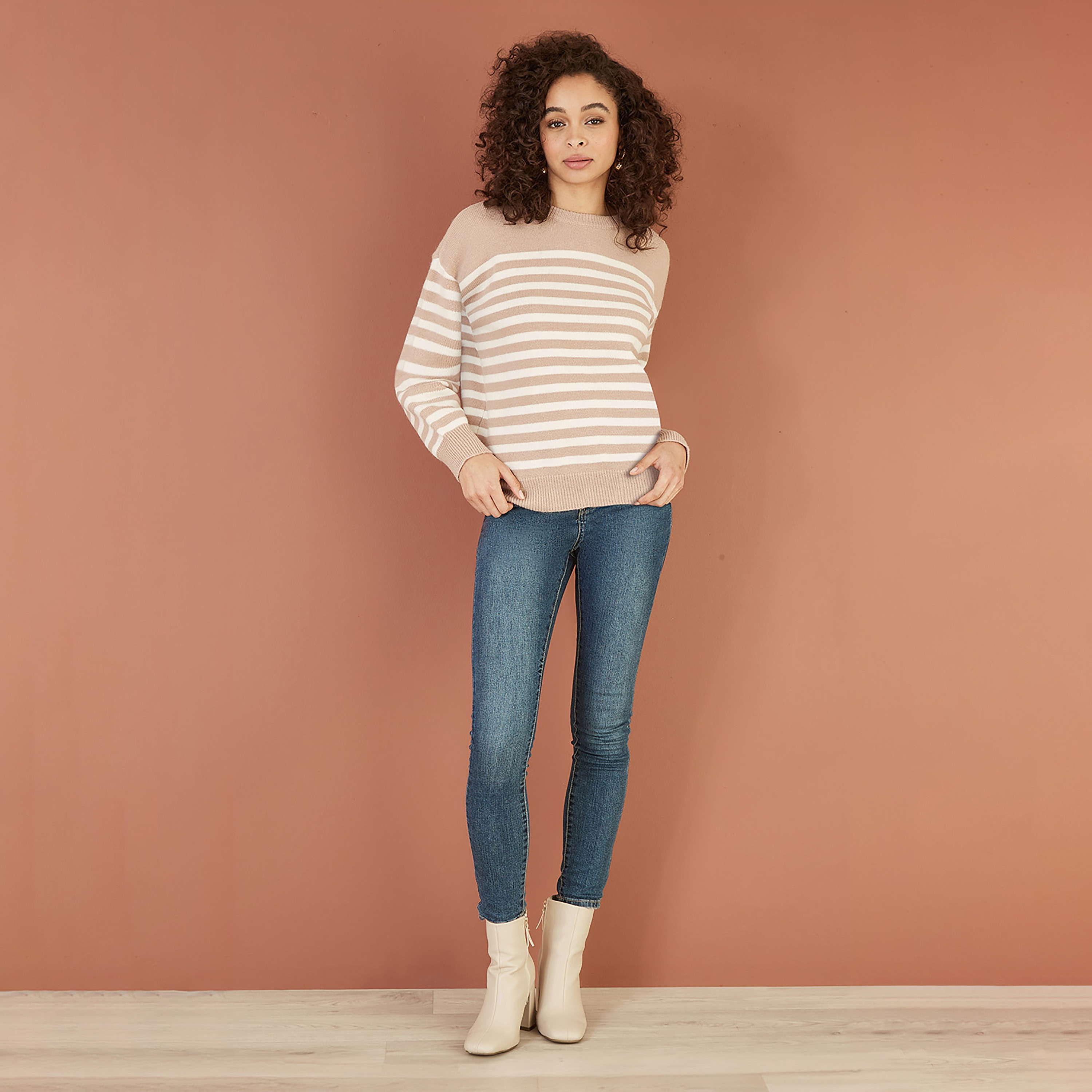جامبر نسائي مريح محبوك مخطط مع تفاصيل أزرار من يامي-women-winterwear-cardigansandjumpers-jumpers-image-3