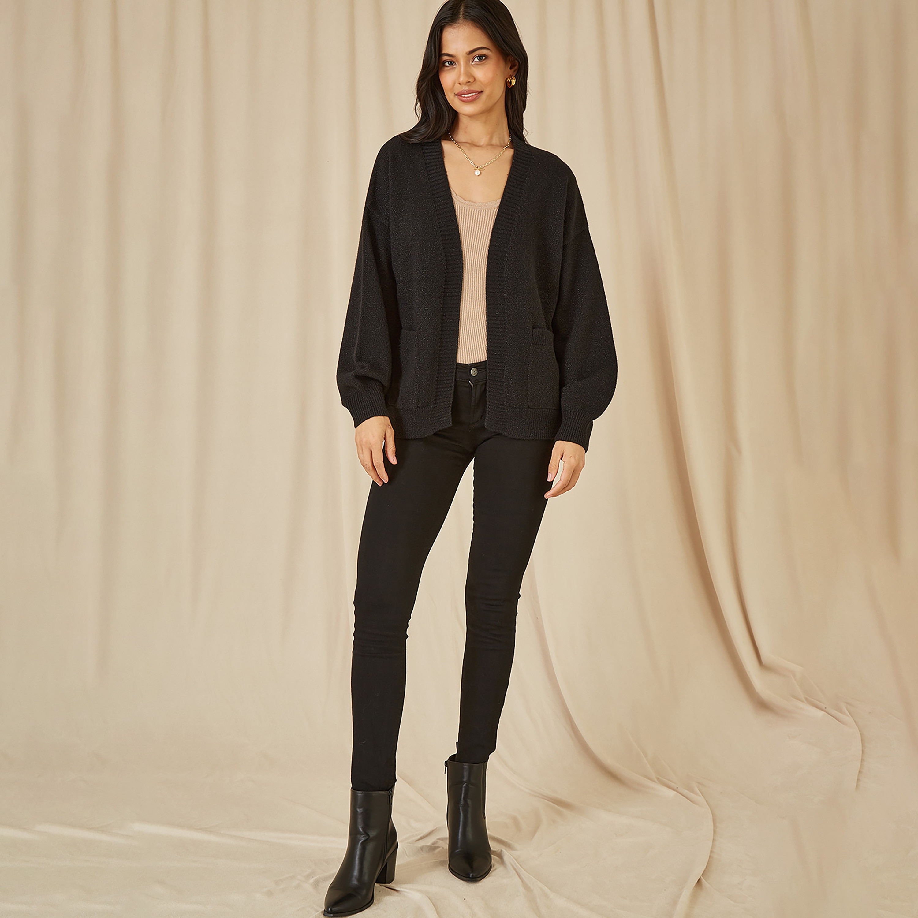 كارديجان أسود معدني فضفاض للنساء مع جيوب من يامي-women-clothing-cardigansandjumpers-cardigans-image-2
