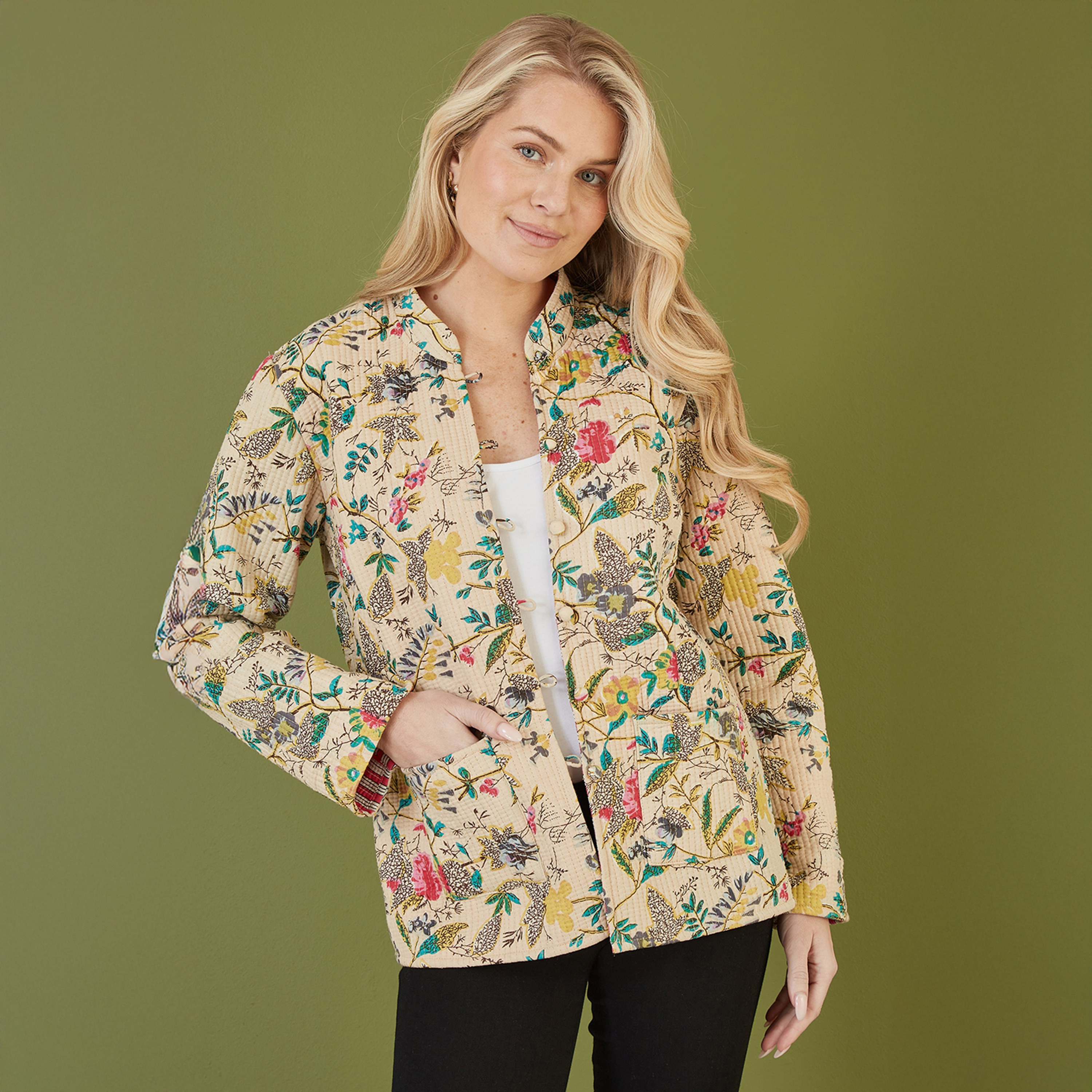 سترة نسائية مبطنة من القطن قابلة للعكس بطبعة زهور متعددة الألوان من يامي-women-clothing-coatsandjackets-jackets-image-2