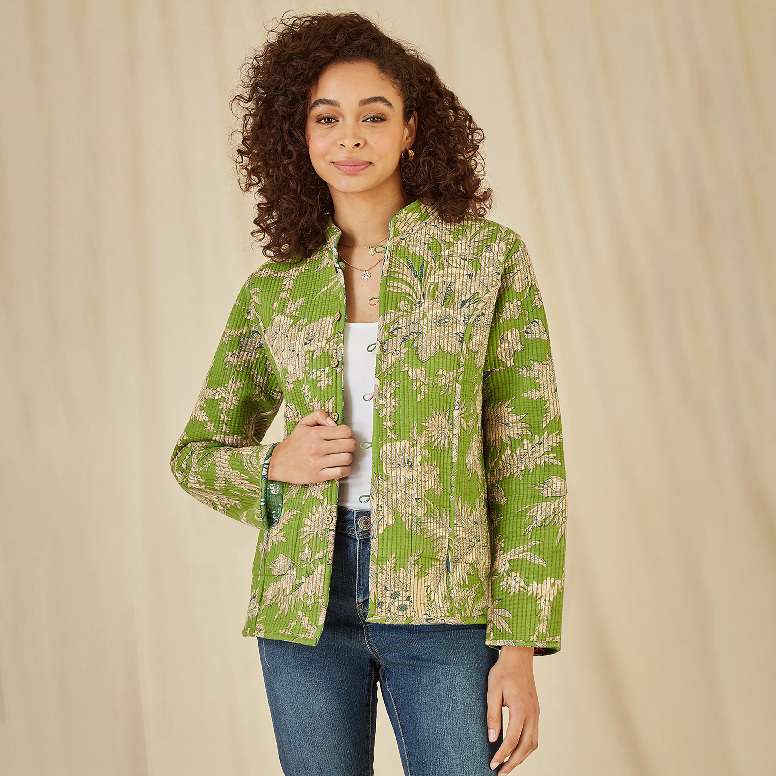 سترة نسائية مبطنة من القطن قابلة للعكس بطبعة زهور باللون الأخضر من يامي-women-clothing-coatsandjackets-jackets-image-1
