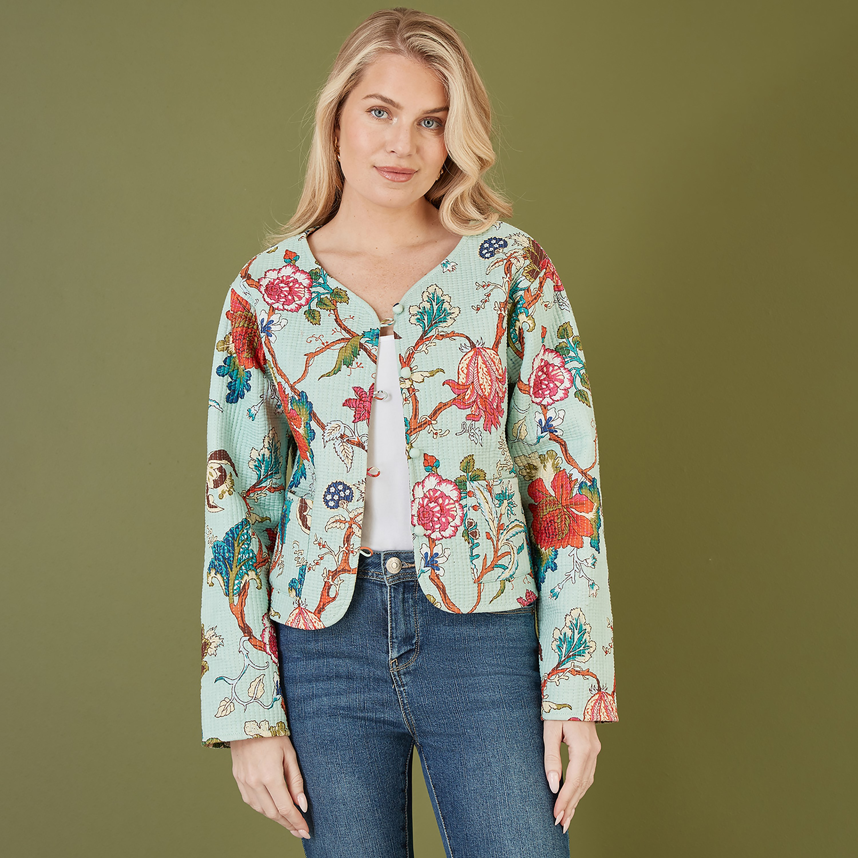 Yumi Multicolour Floral Print Reversible Cotton Cropped Quilted Women's Jacket-women-clothing-coatsandjackets-jackets-image-2