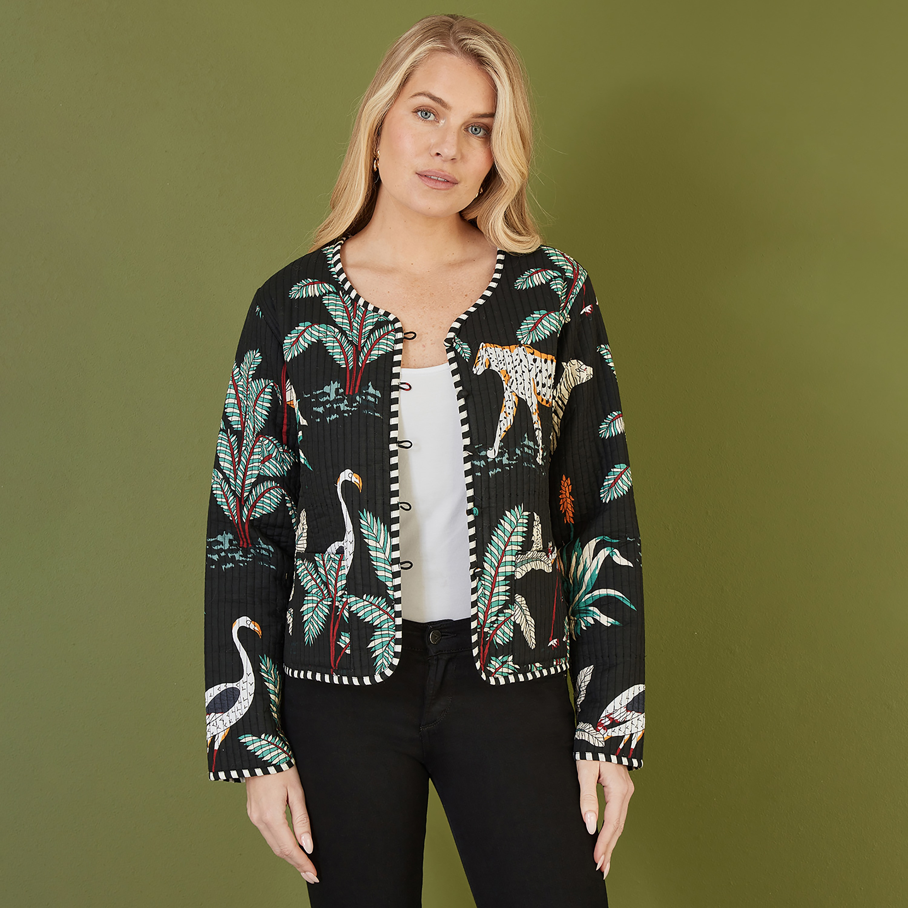 Yumi Black Animal Print Reversible Cotton Cropped Quilted Women's Jacket-women-clothing-coatsandjackets-jackets-image-1