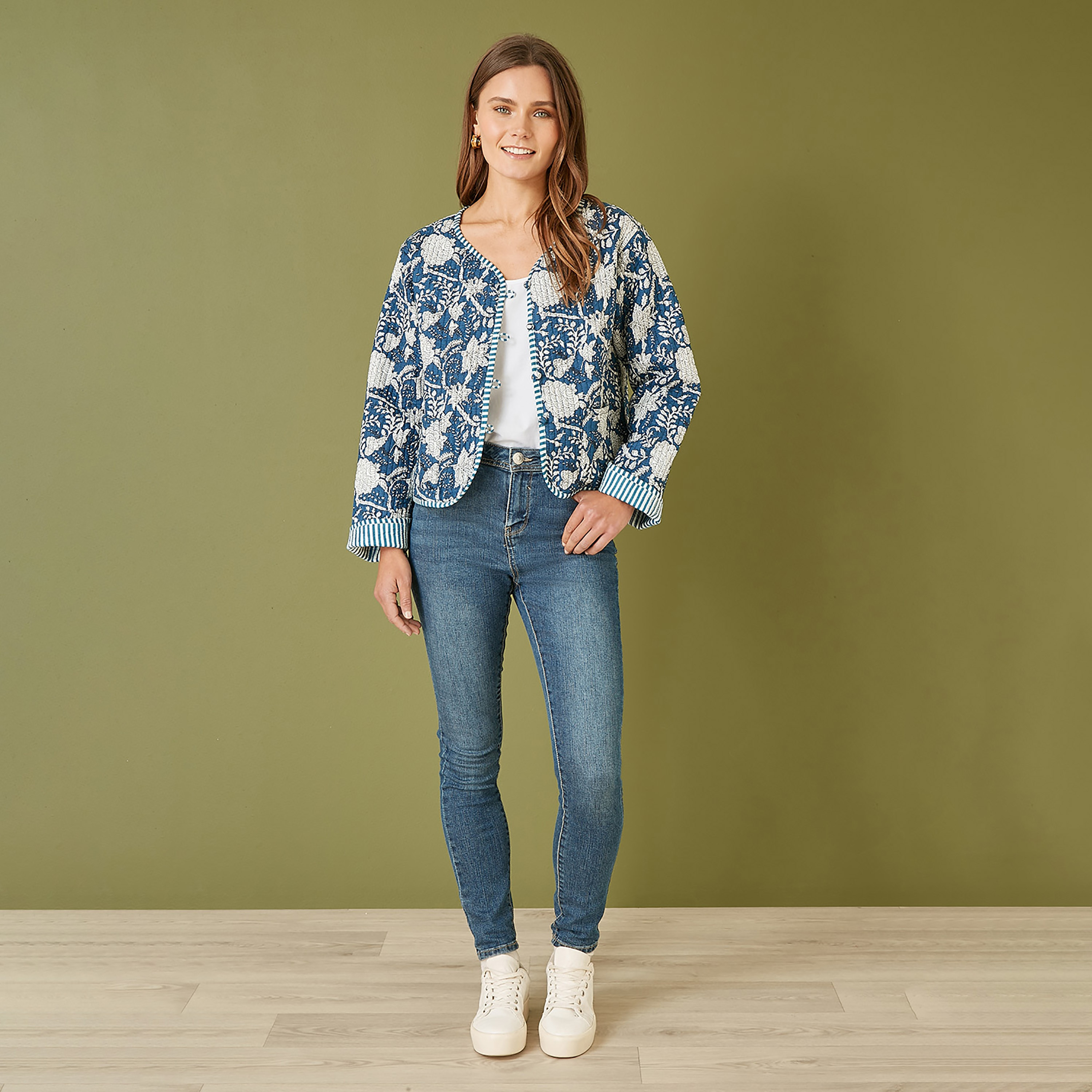 Yumi Blue Floral Patchwork Reversible Cotton Women's Jacket-women-clothing-coatsandjackets-jackets-image-4