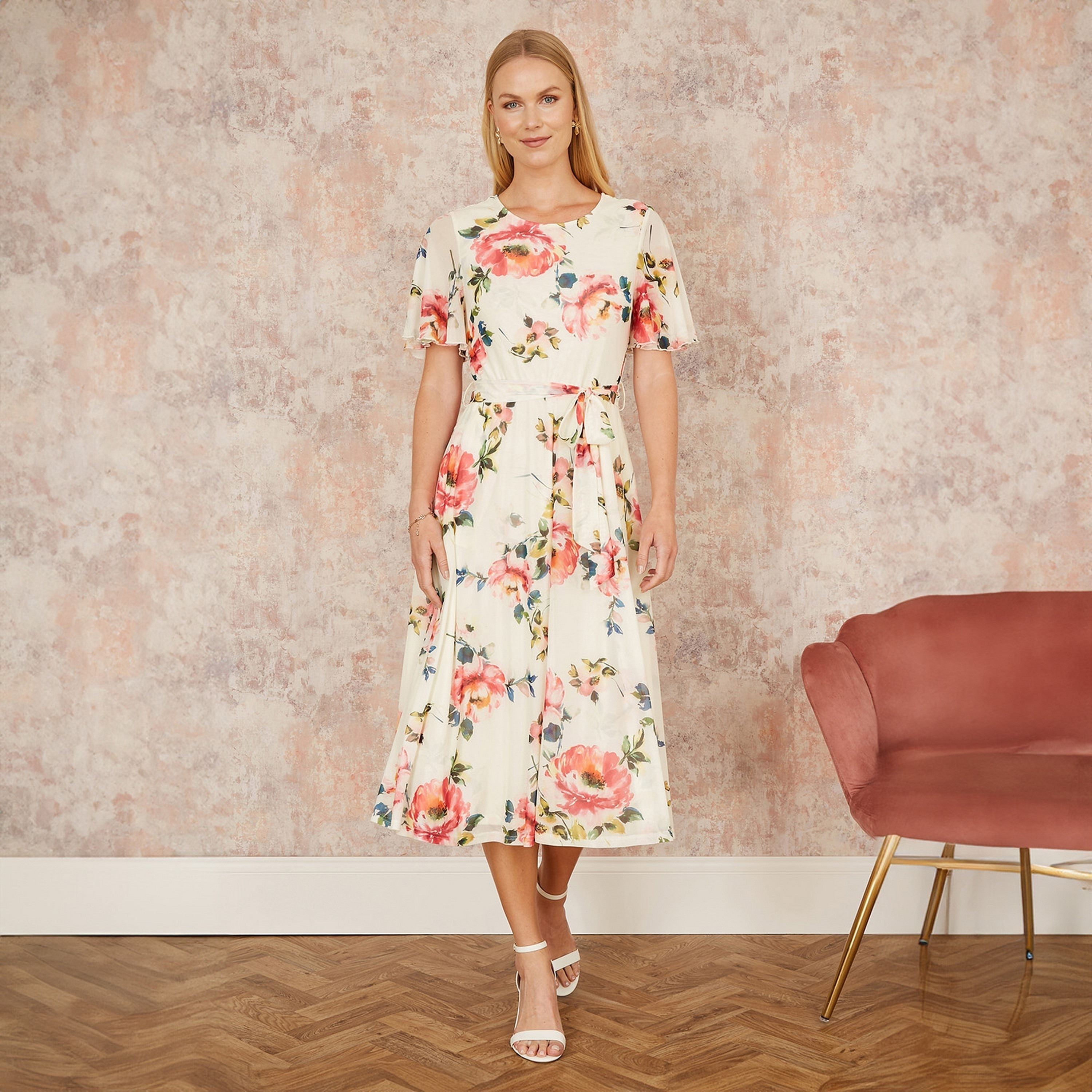فستان نسائي متوسط ​​الطول بأكمام زاوية من Yumi-women-clothing-dresses-image-7