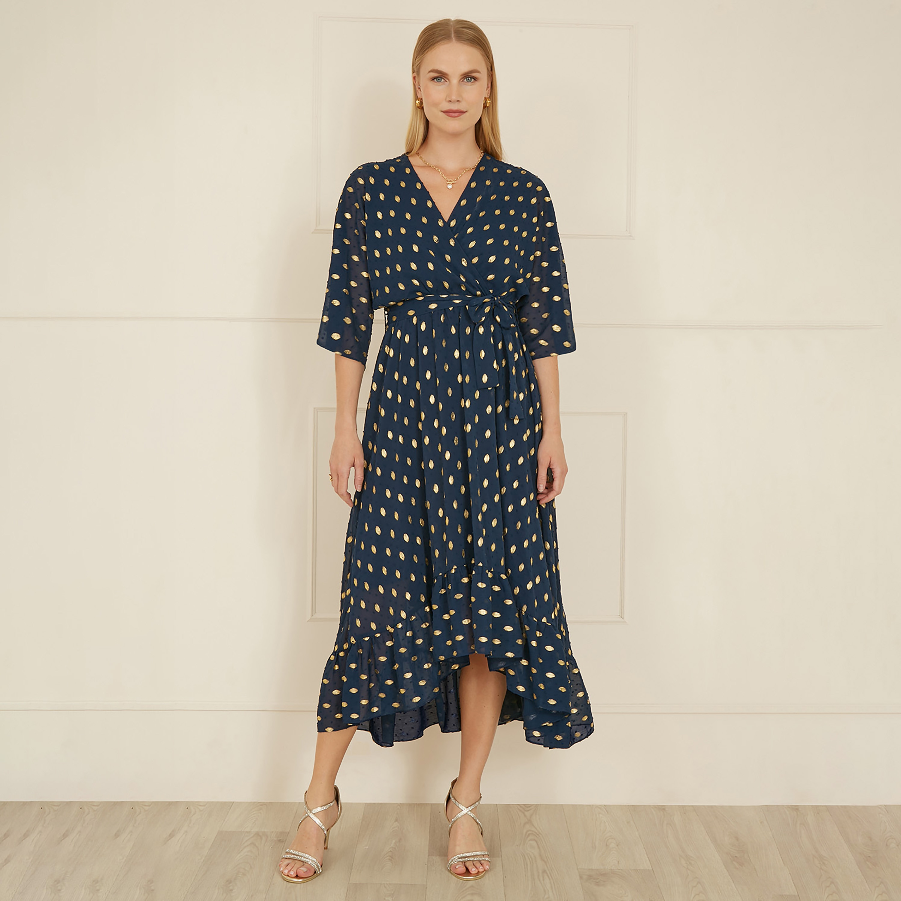فستان ميدي مطبوع برقائق معدنية مع حافة منخفضة للنساء للسهرات من يامي-women-clothing-dresses-image-5