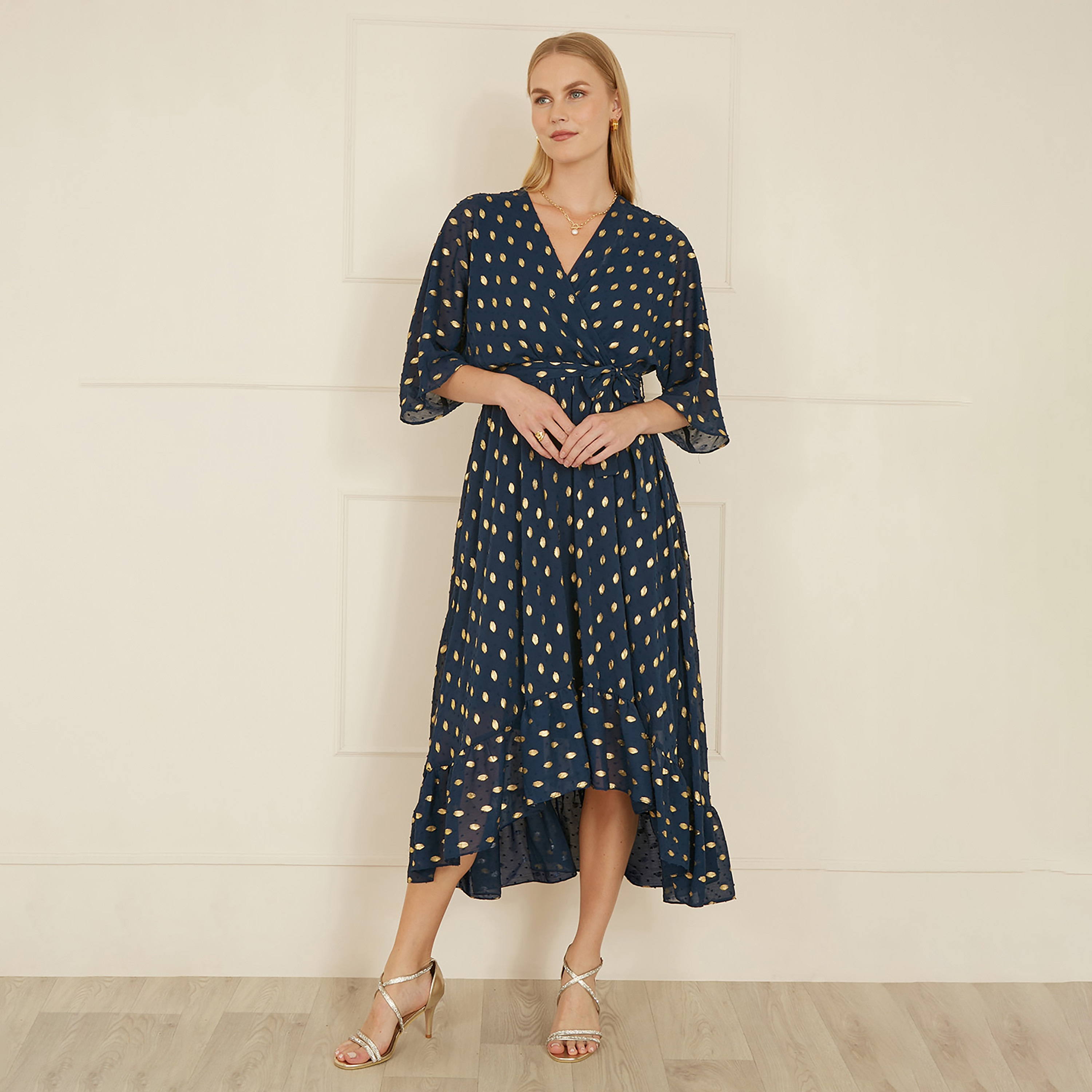 فستان ميدي مطبوع برقائق معدنية مع حافة منخفضة للنساء للسهرات من يامي-women-clothing-dresses-image-6