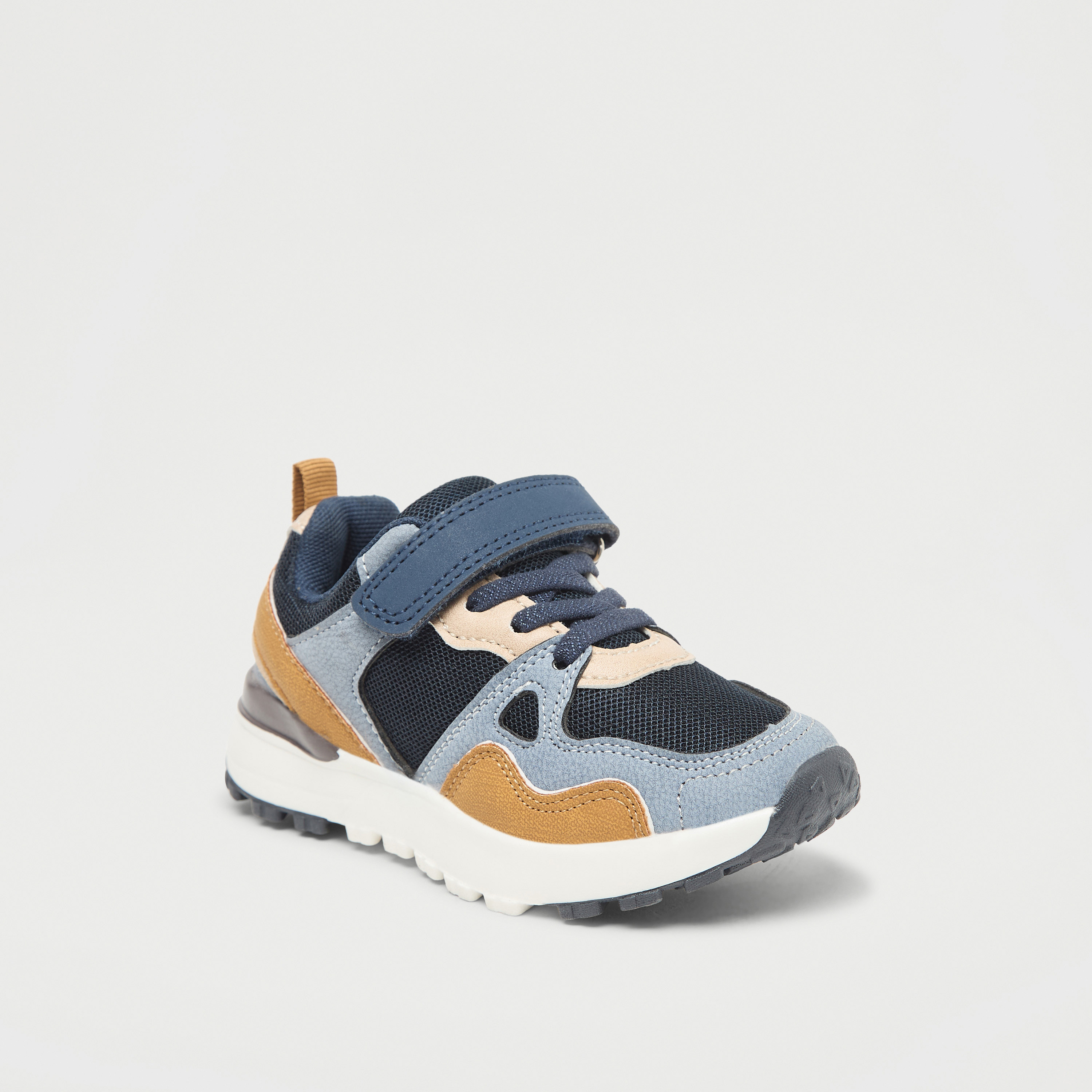 حذاء سنيكرز متعدد التصاميم بشريط إغلاق لاصق من إل بي إل من شو إكسبرس-boys-shoes-sneakers-image-1