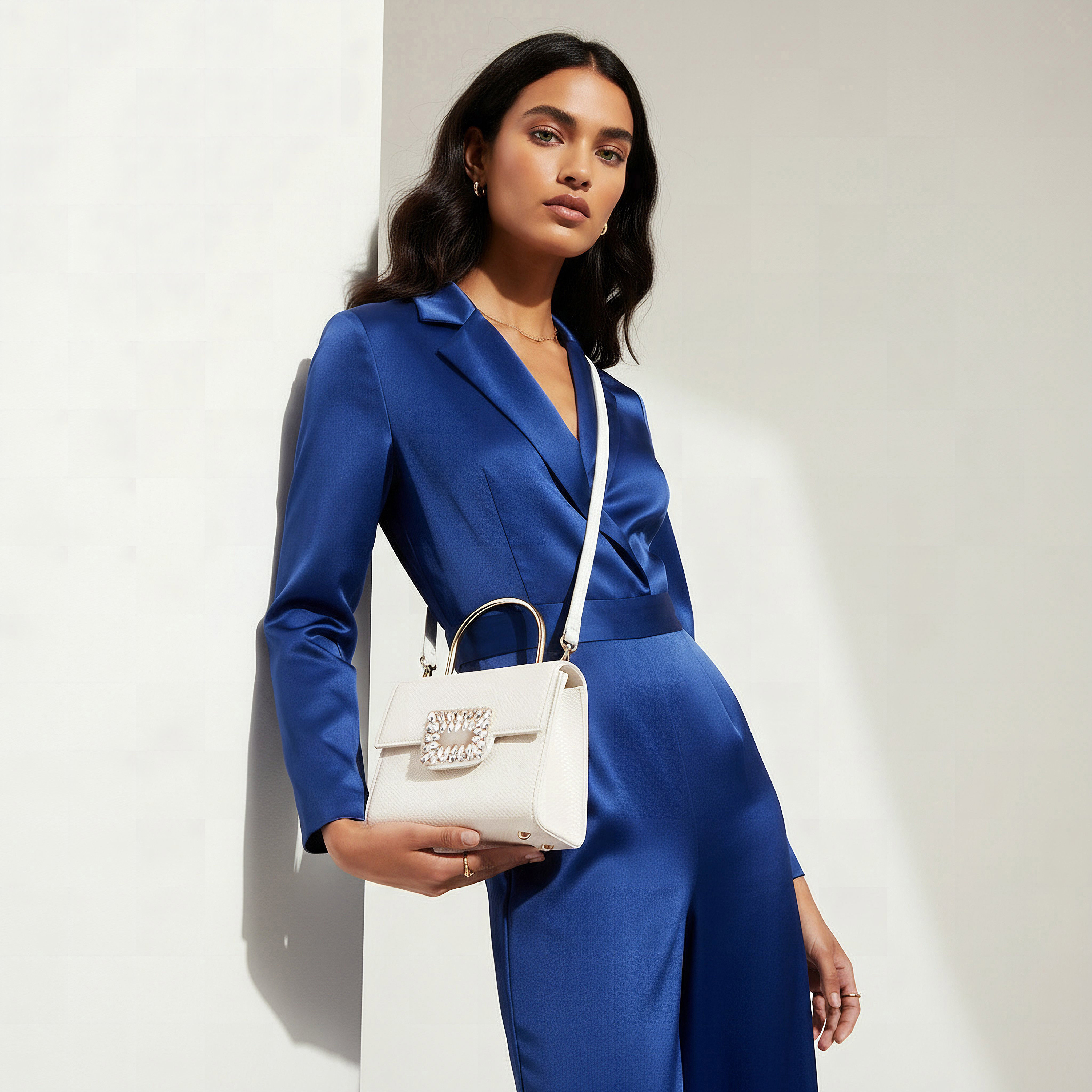 شنطة كروس بودي مزينة بإبزيم وحزام قابل للفصل من فلورا بيلا-women-bagsandwallets-handbags-image-2