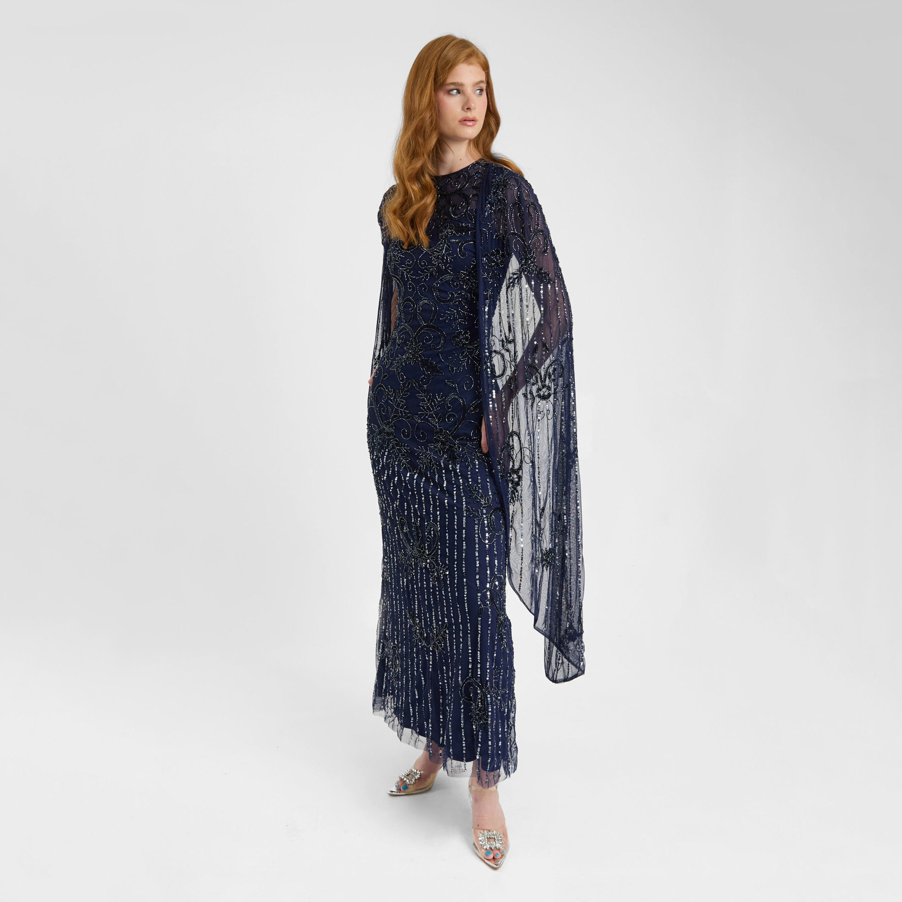 فستان سهرة ماكسي نسائي باللون الأزرق الداكن مزين بأكمام كيب شفافة من بيوت -women-clothing-dresses-image-2