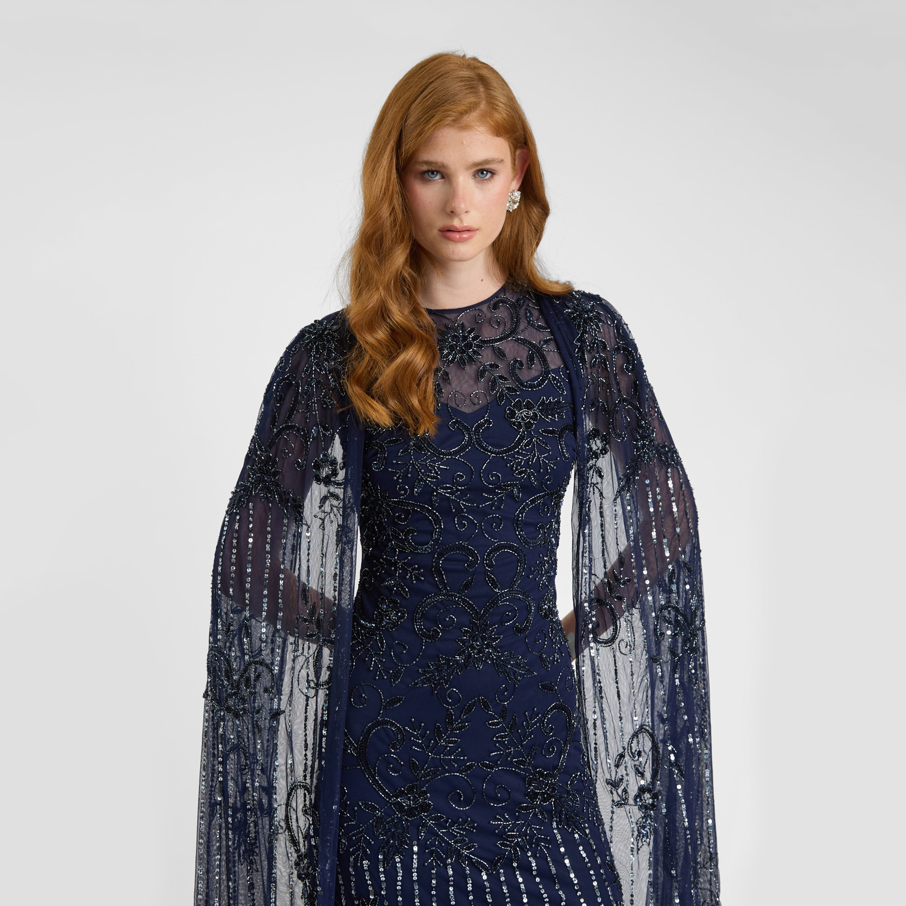 فستان سهرة ماكسي نسائي باللون الأزرق الداكن مزين بأكمام كيب شفافة من بيوت -women-clothing-dresses-image-5