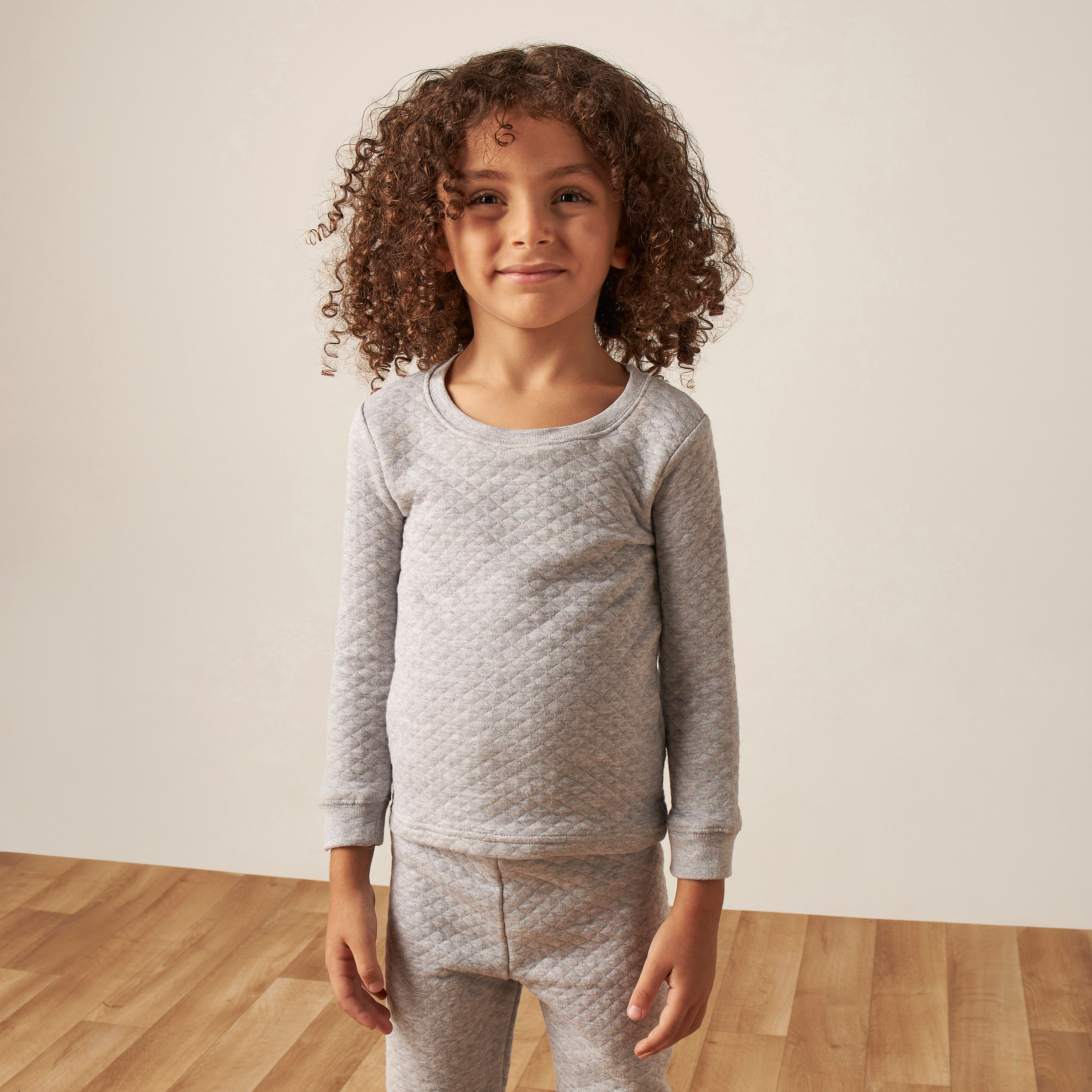 طقم بنطلون بيجاما وتيشيرت حراري بارز الملمس من جونيورز-baby-boys-clothing-winterwear-thermalsets-image-2