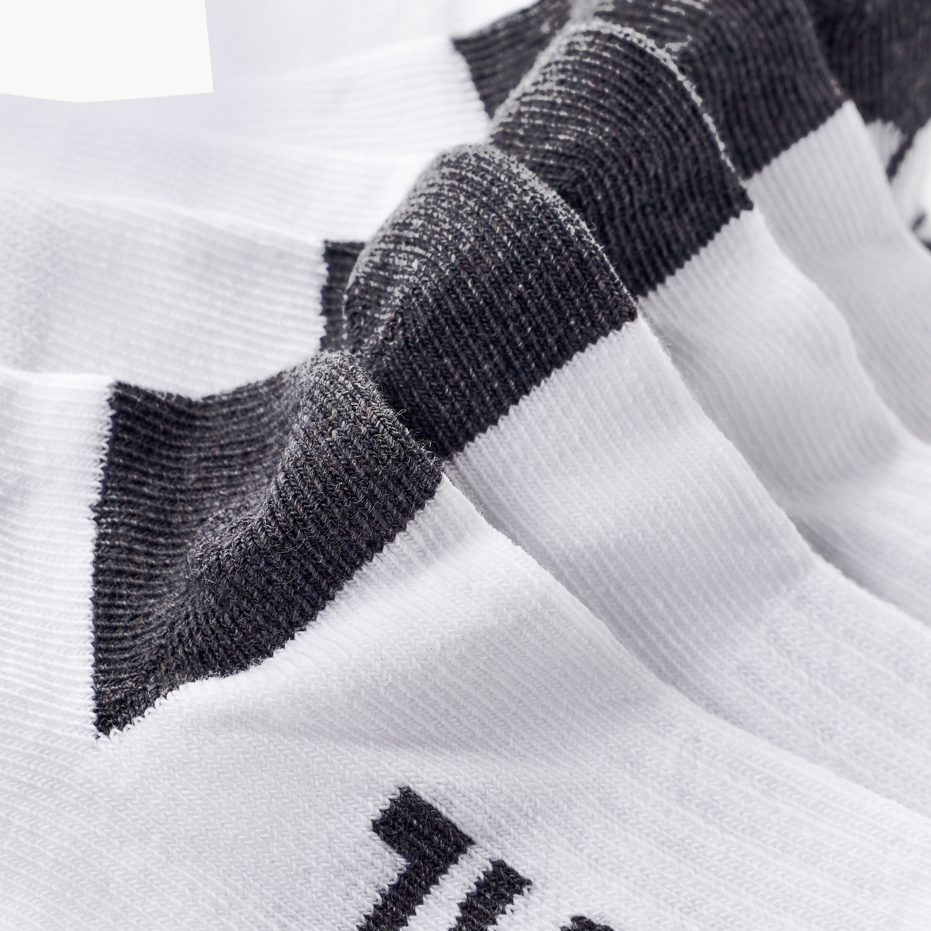 طقم 5 جوارب للأولاد بطبعة كرة قدم من جونيورز-boys-accessories-socks-image-4