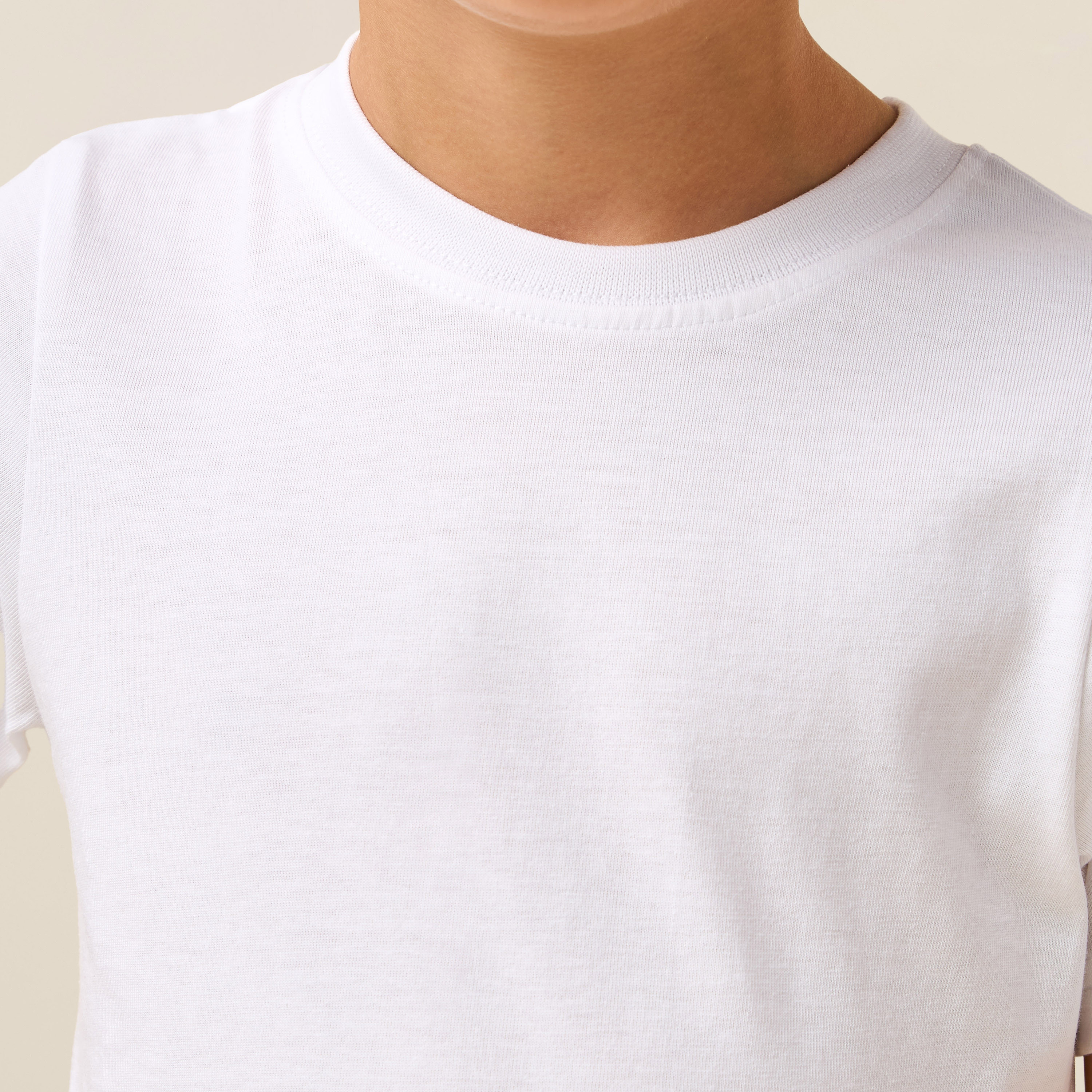 تيشيرت سادة بياقة ضيقة وأكمام قصيرة من جونيورز-boys-clothing-tshirtsandpolos-image-6