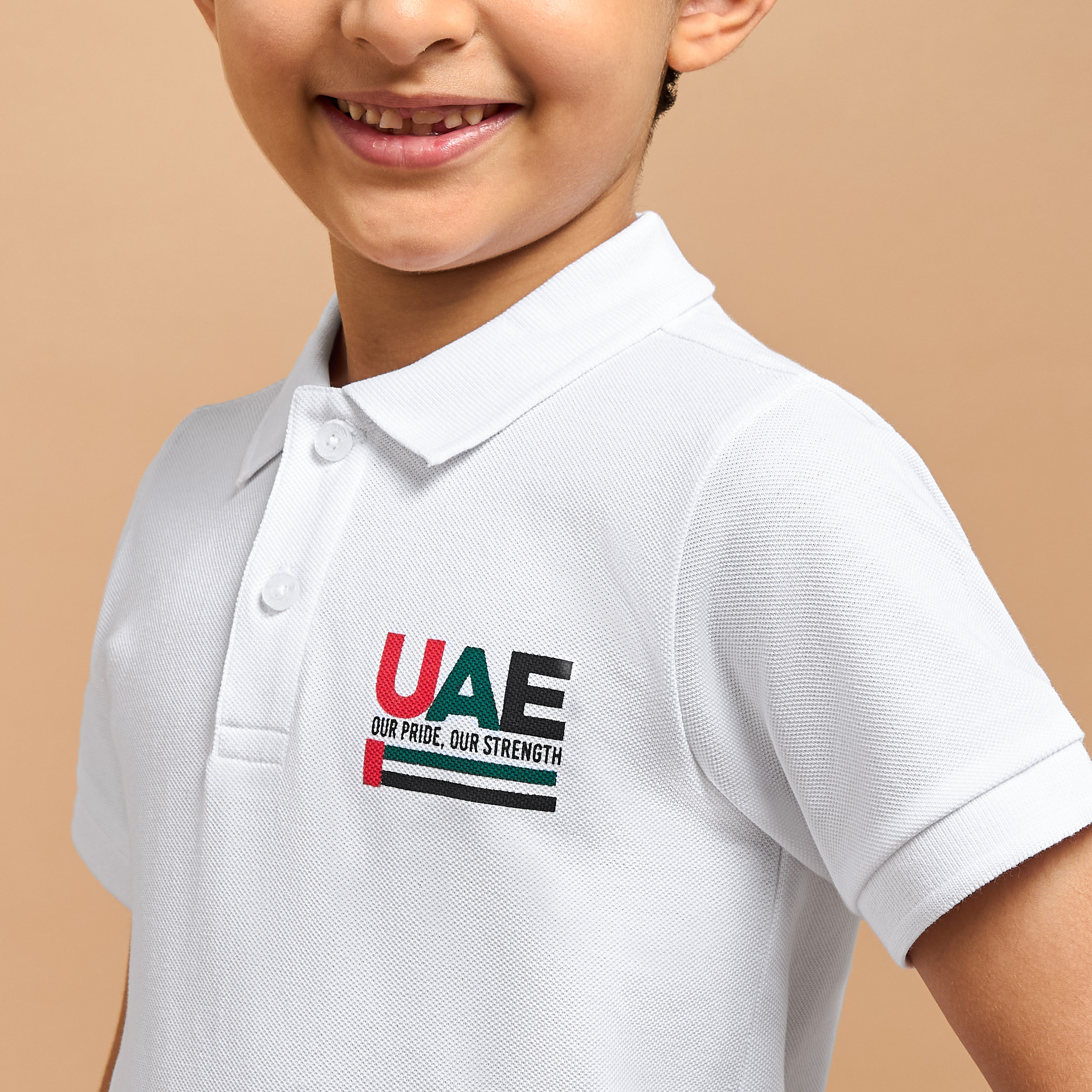 تيشيرت بولو بأكمام قصيرة وطبعات اليوم الوطني للامارات العربية المتحدة من جونيورز-boys-clothing-tshirtsandpolos-image-4
