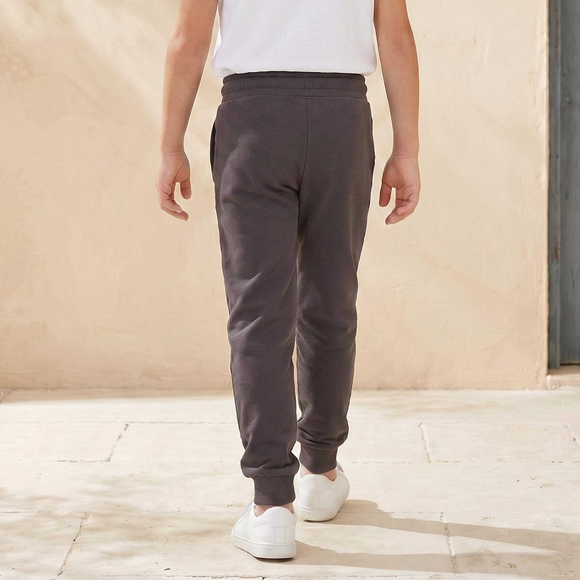 بنطلون رياضي بخصر مطاطي ورباط وجيوب من جونيورز-boys-clothing-bottoms-joggersandtrackpants-image-3