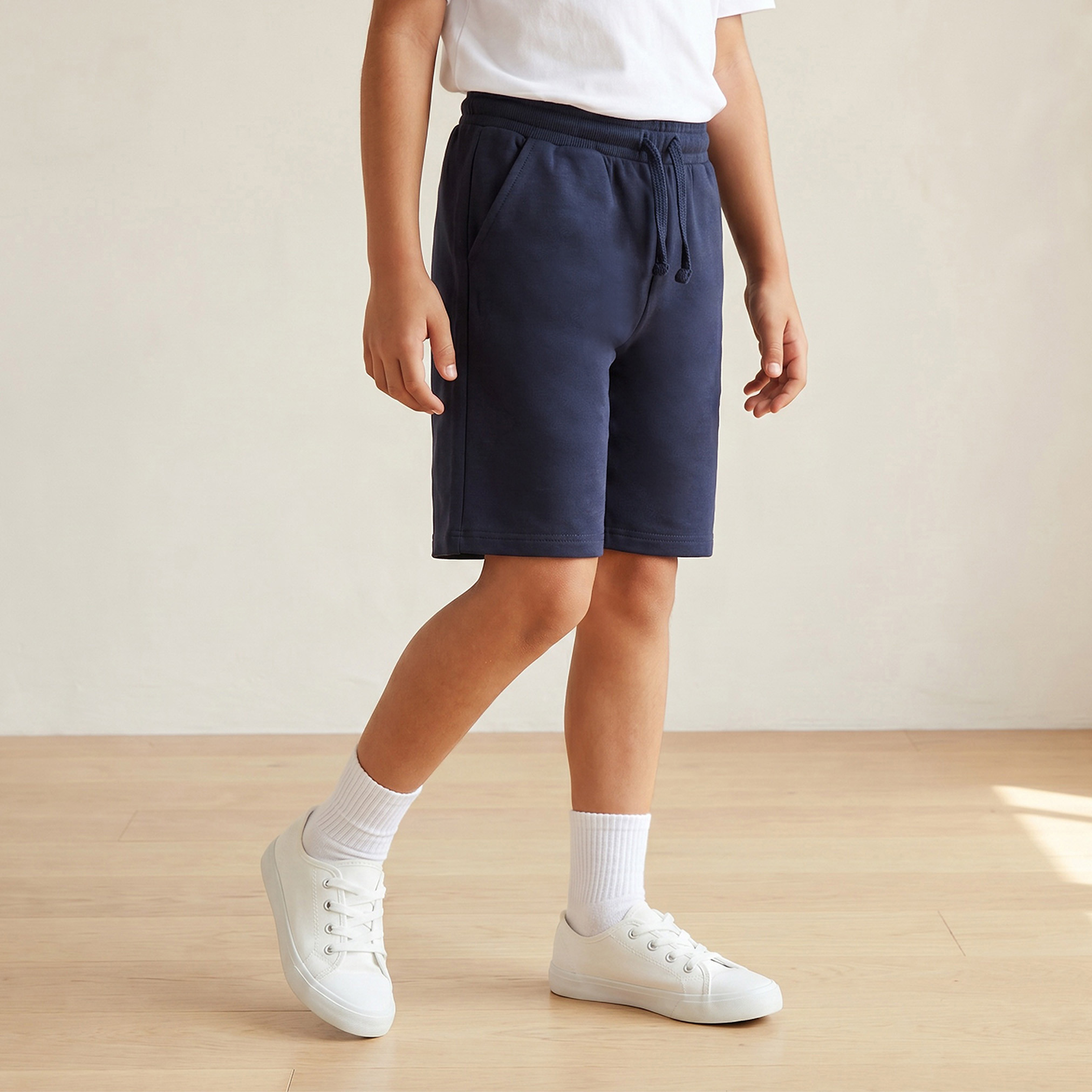 شورت سادة بجيوب ورباط إغلاق من جونيورز-boys-clothing-schoolwear-bottoms-shorts-image-1