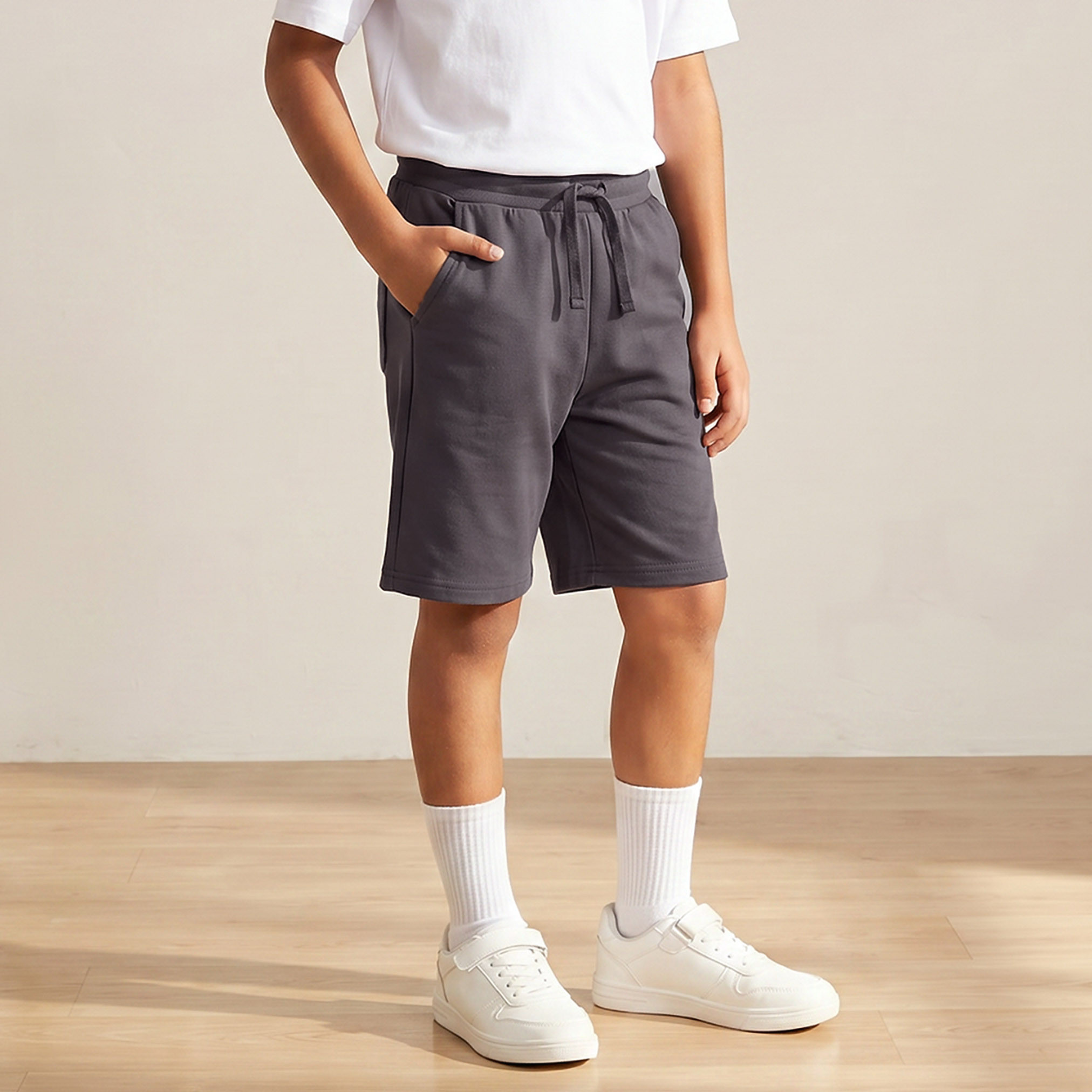 شورت سادة بجيوب ورباط إغلاق من جونيورز-boys-clothing-schoolwear-bottoms-shorts-image-1