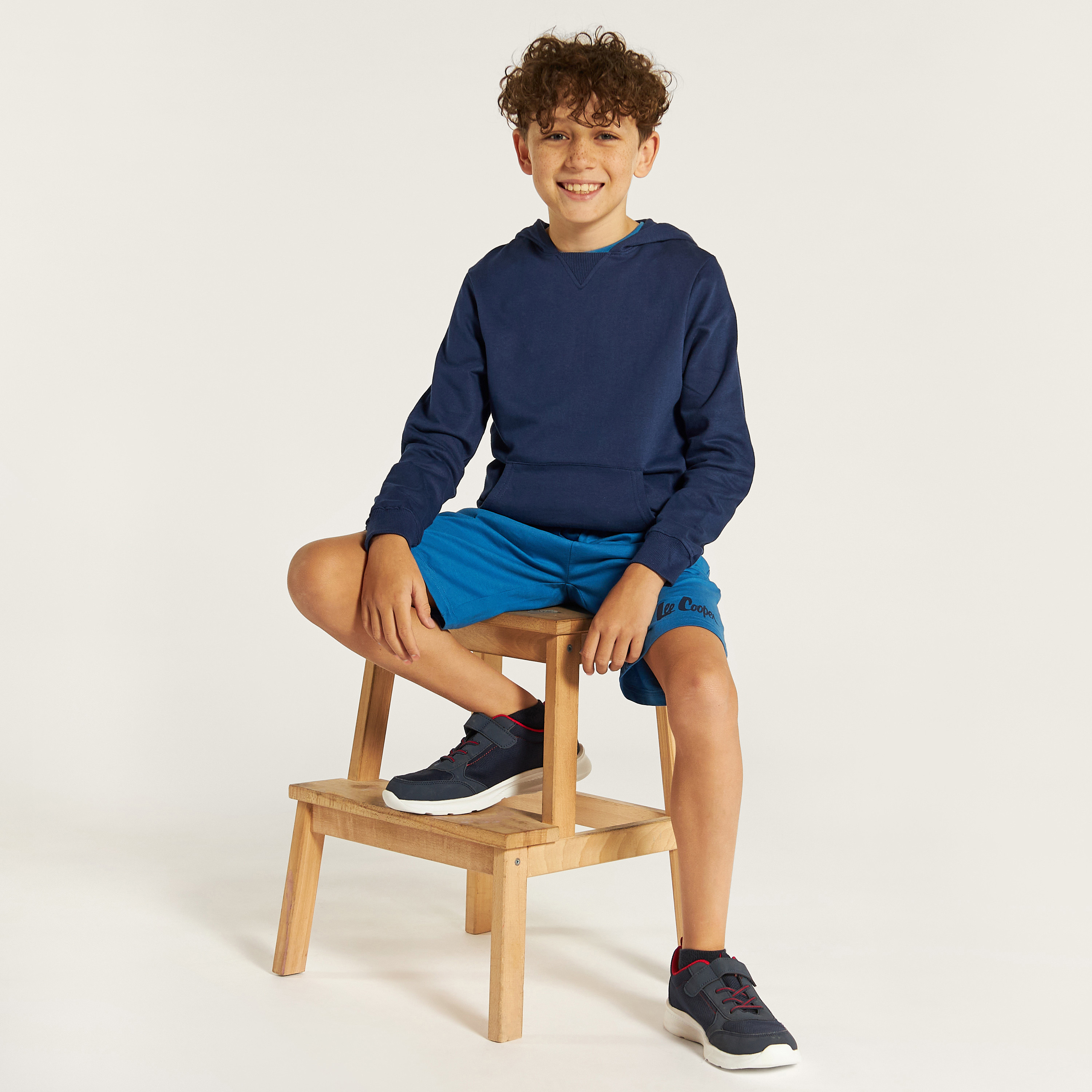 سويت شيرت سادة بقبعّة وجيوب من جونيورز-boys-clothing-schoolwear-jacketsandcoats-image-2
