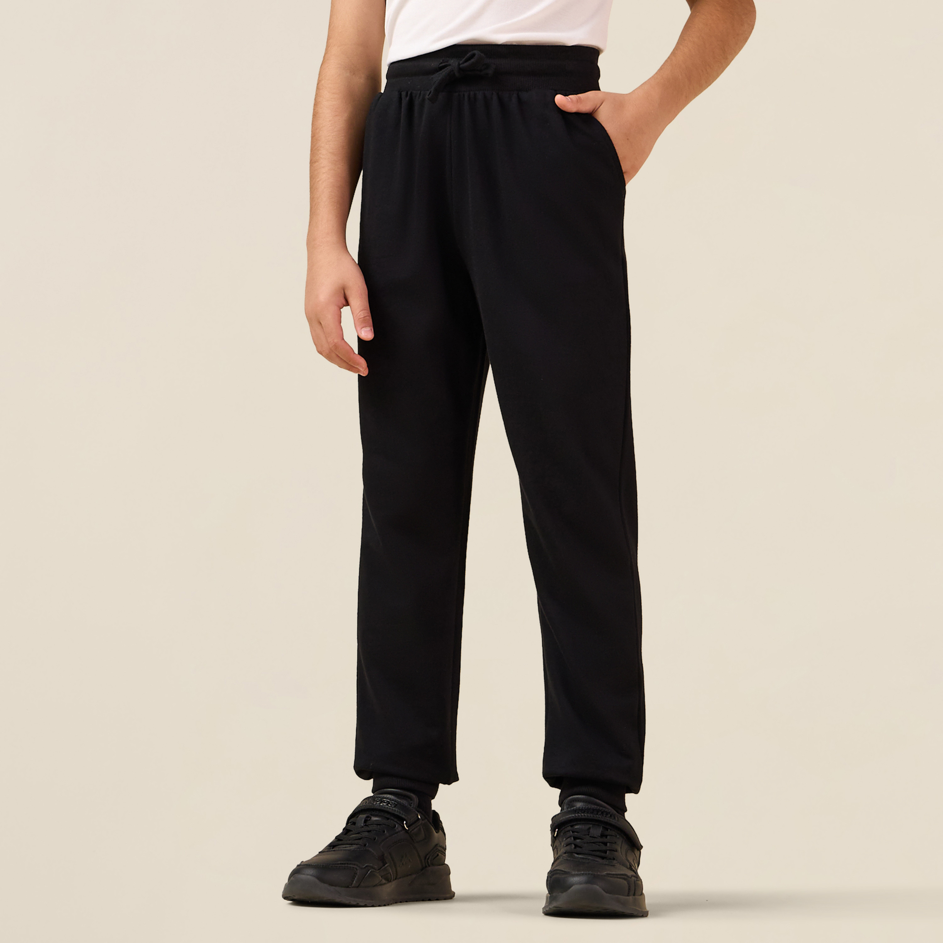 طقم مدرسي تيشيرت وبنطلون رياضي (جوجرز) للأولاد من جونيورز-boys-clothing-schoolwear-sets-image-2