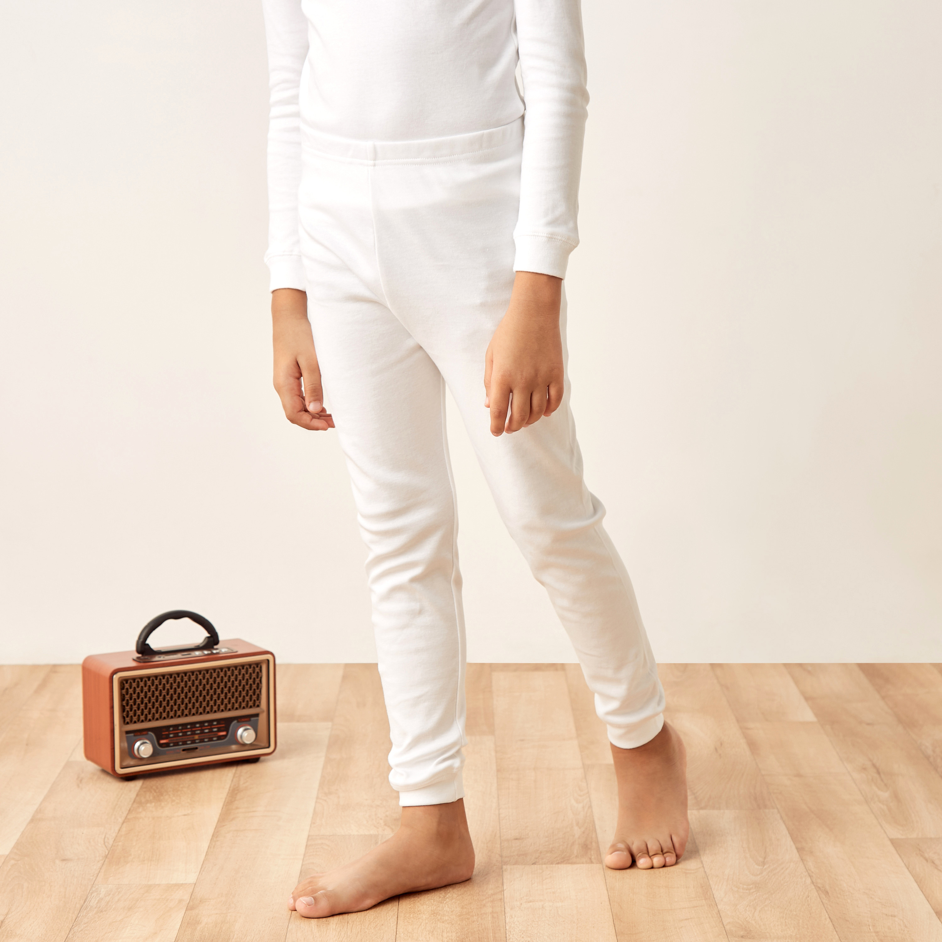 طقم بنطلون بيجاما وتيشيرت حراري سادة من جونيورز-boys-clothing-winterwear-thermalsets-image-3