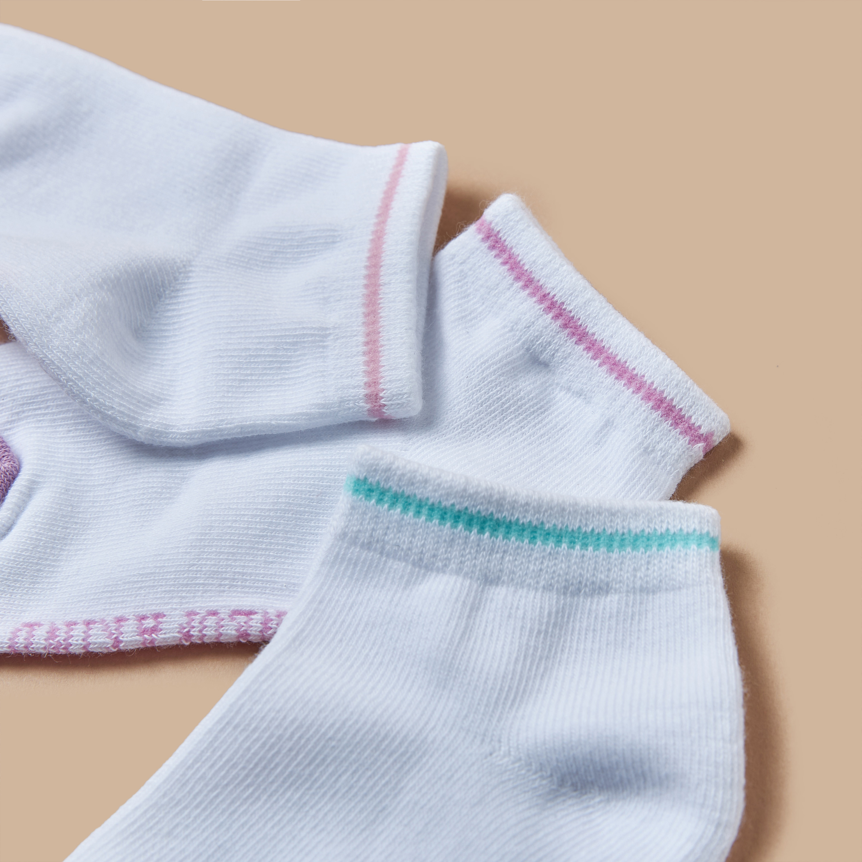 جوارب طول الكاحل بتصميم قوالب ملونة من جونيورز - طقم من 3 أزواج-girls-accessories-socks-image-3
