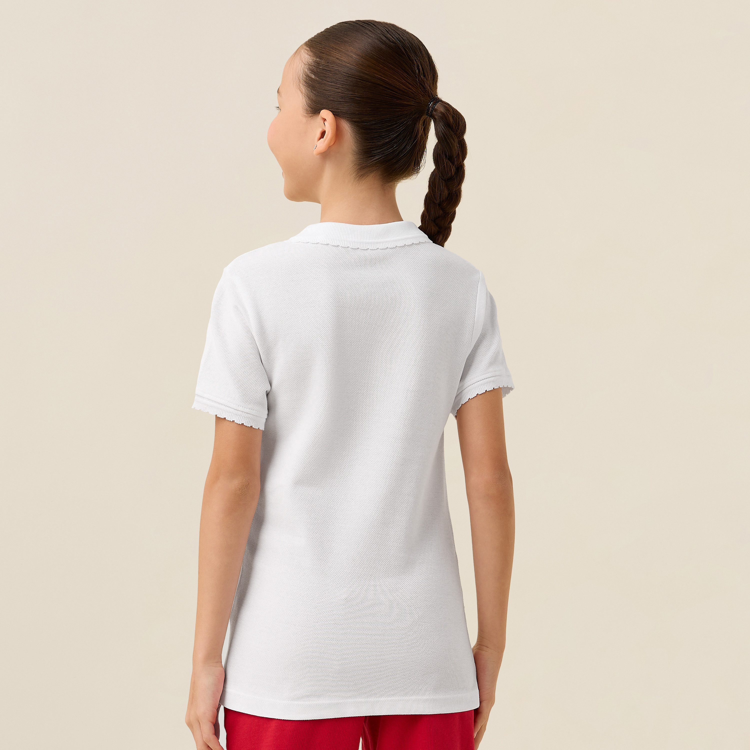 تيشيرت بياقة عادية وأكمام قصيرة بطبعات اليوم الوطني الإماراتي من جونيورز-girls-clothing-schoolwear-tshirts-image-3
