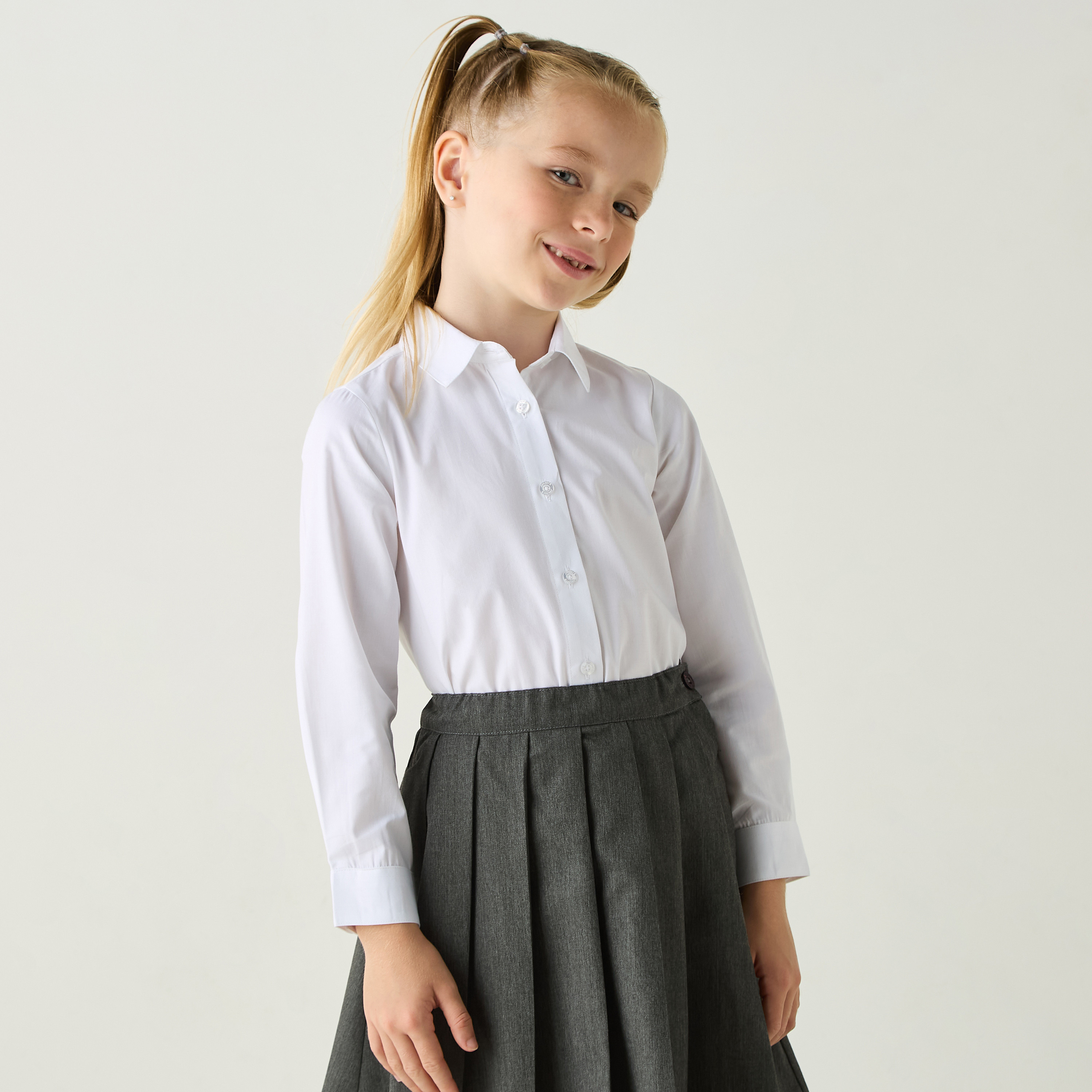 قميص سادة بأكمام طويلة وأزرار إغلاق من جونيورز-girls-clothing-schoolwear-blousesandshirts-image-4