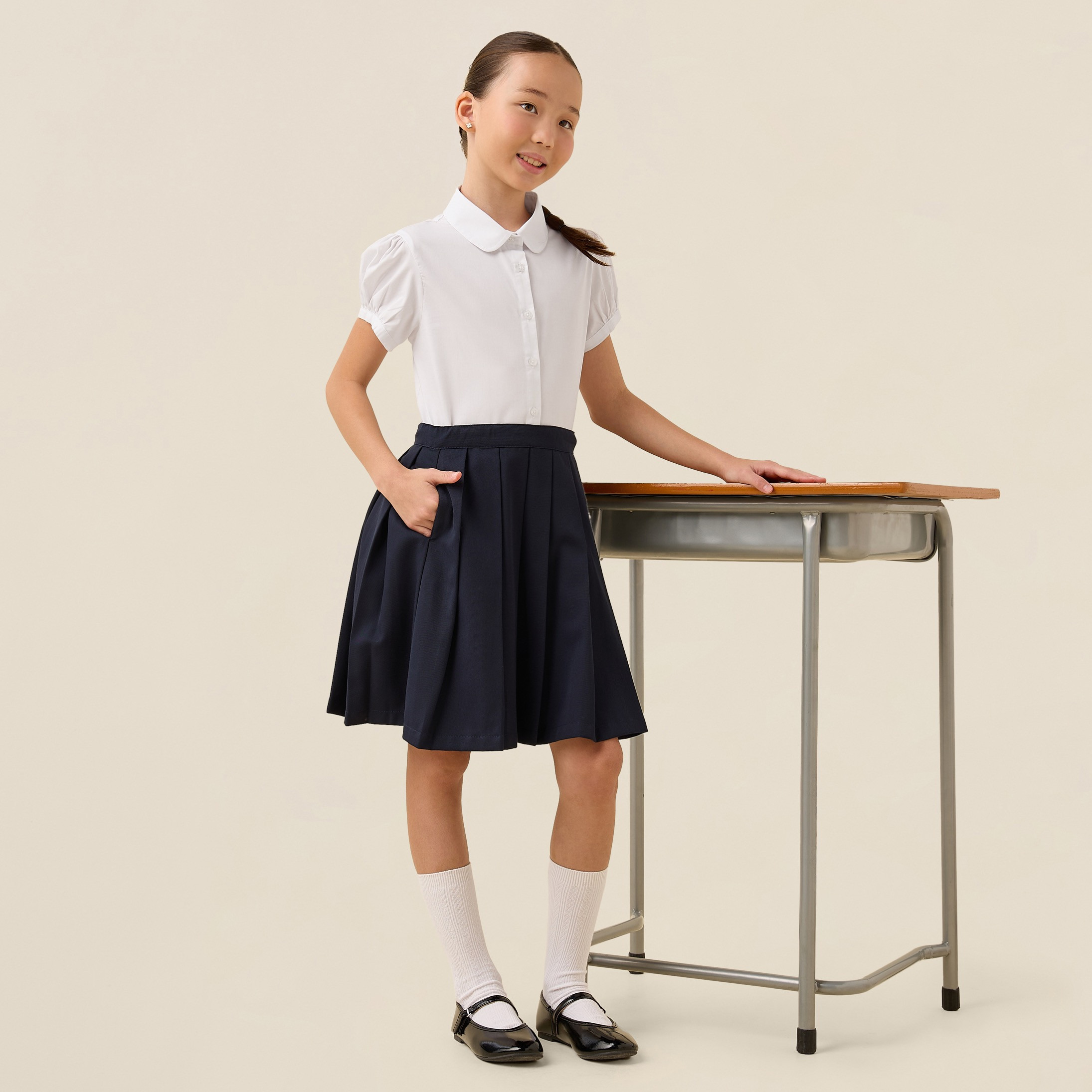 قميص مدرسي أبيض بياقة عادية للبنات من جونيورز-girls-clothing-blousesandshirts-image-2