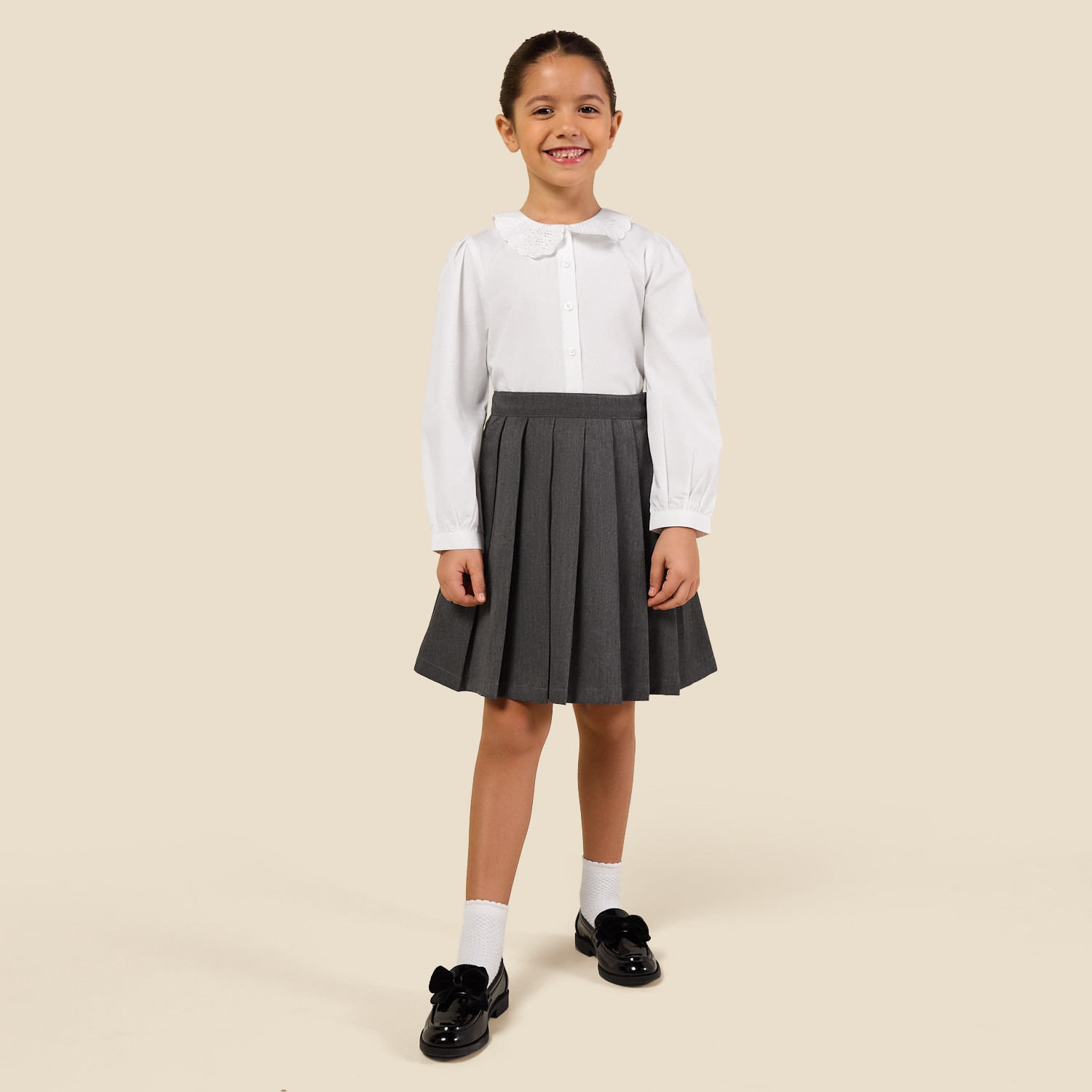 قميص مدرسي أبيض بياقة بيتر بان للبنات من جونيورز-girls-clothing-blousesandshirts-image-2