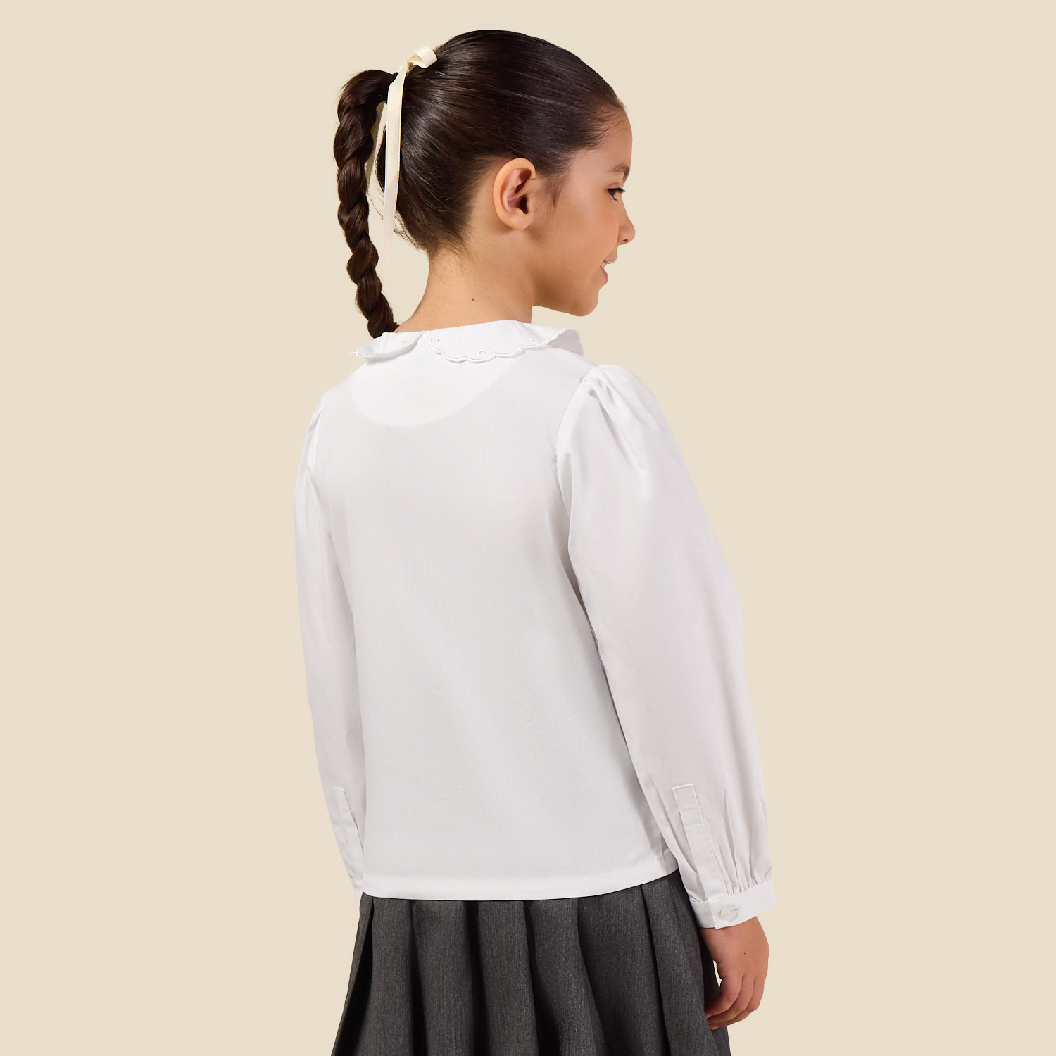 قميص مدرسي أبيض بياقة بيتر بان للبنات من جونيورز-girls-clothing-blousesandshirts-image-3