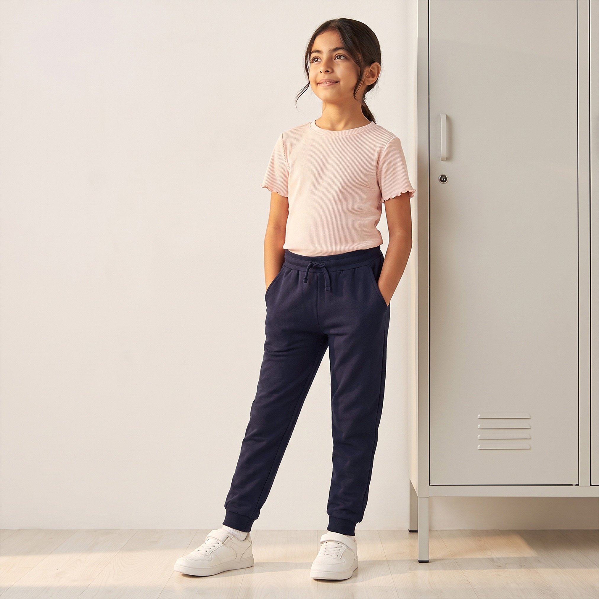 Juniors Solid Joggers with Drawstring Closure and Pockets-girls-clothing-schoolwear-bottoms-joggers-image-6