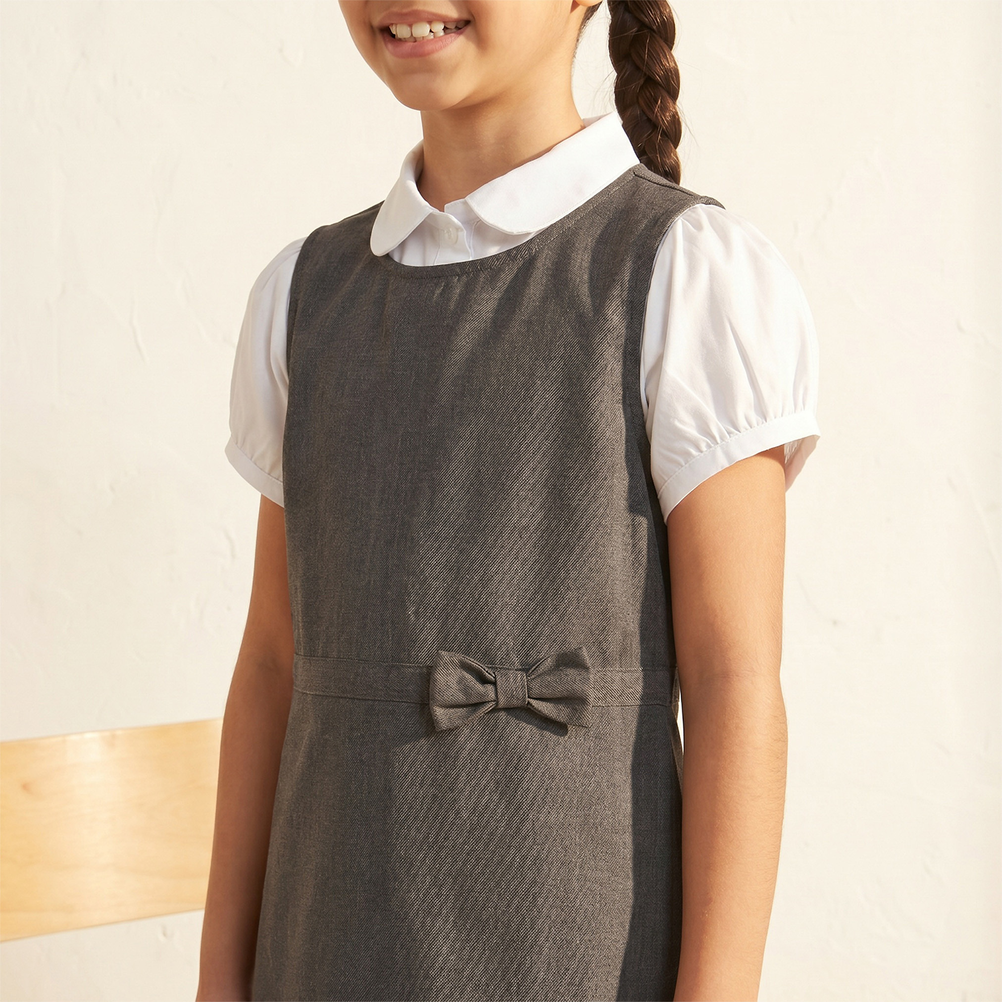 مريلة سادة بزينة فيونكة من جونيورز-girls-clothing-dressesandjumpsuits-image-5