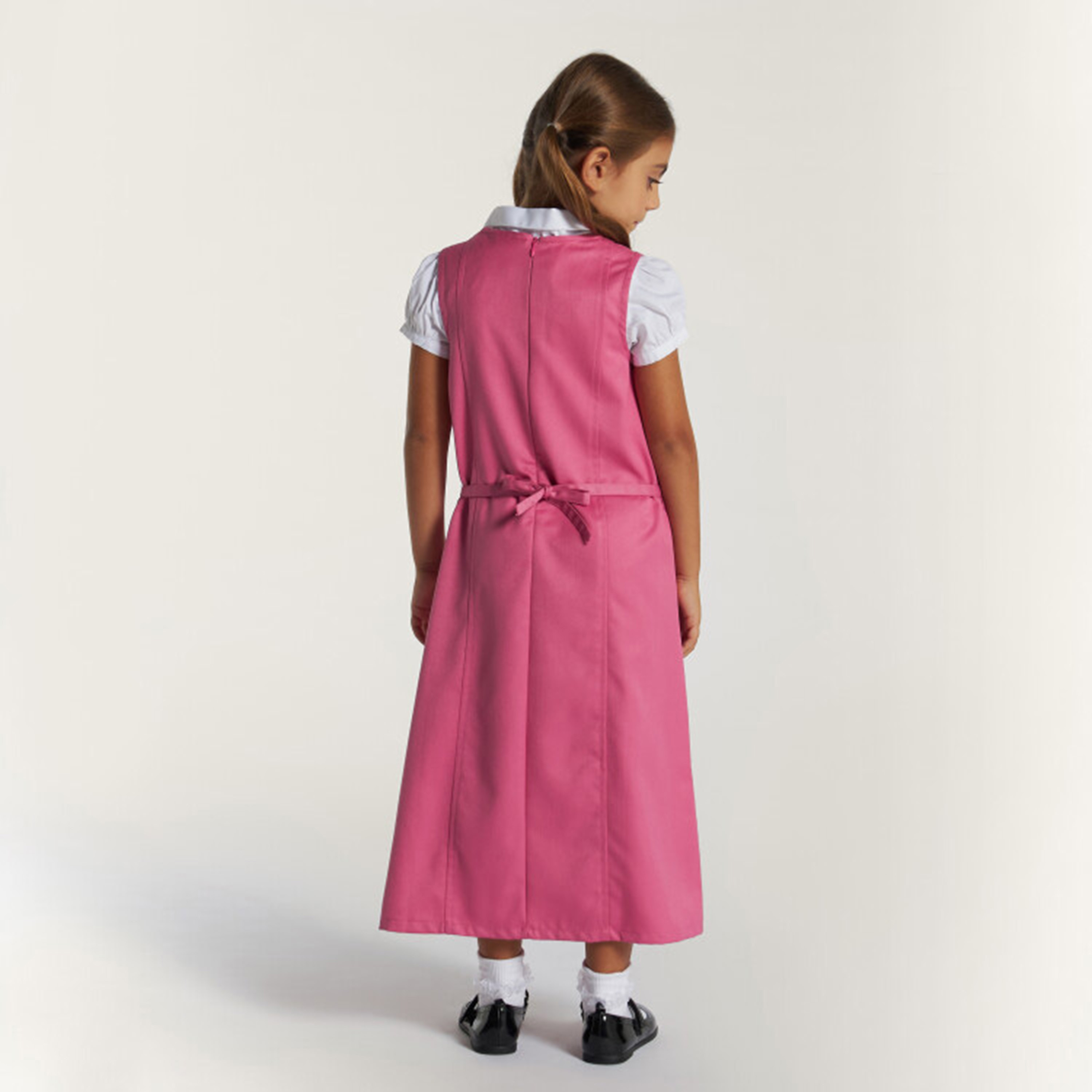 فستان مريلة سادة بجيب وحزام رباط من جونيورز-girls-clothing-dressesandjumpsuits-image-4